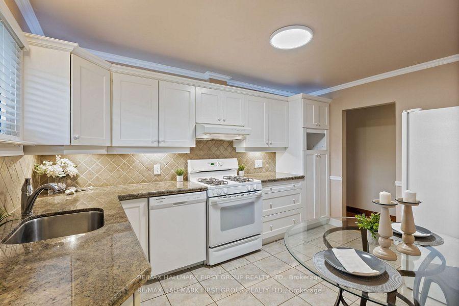 Photo 18 of 526 Juliana Drive, Oshawa, O'Neill — HOMEH