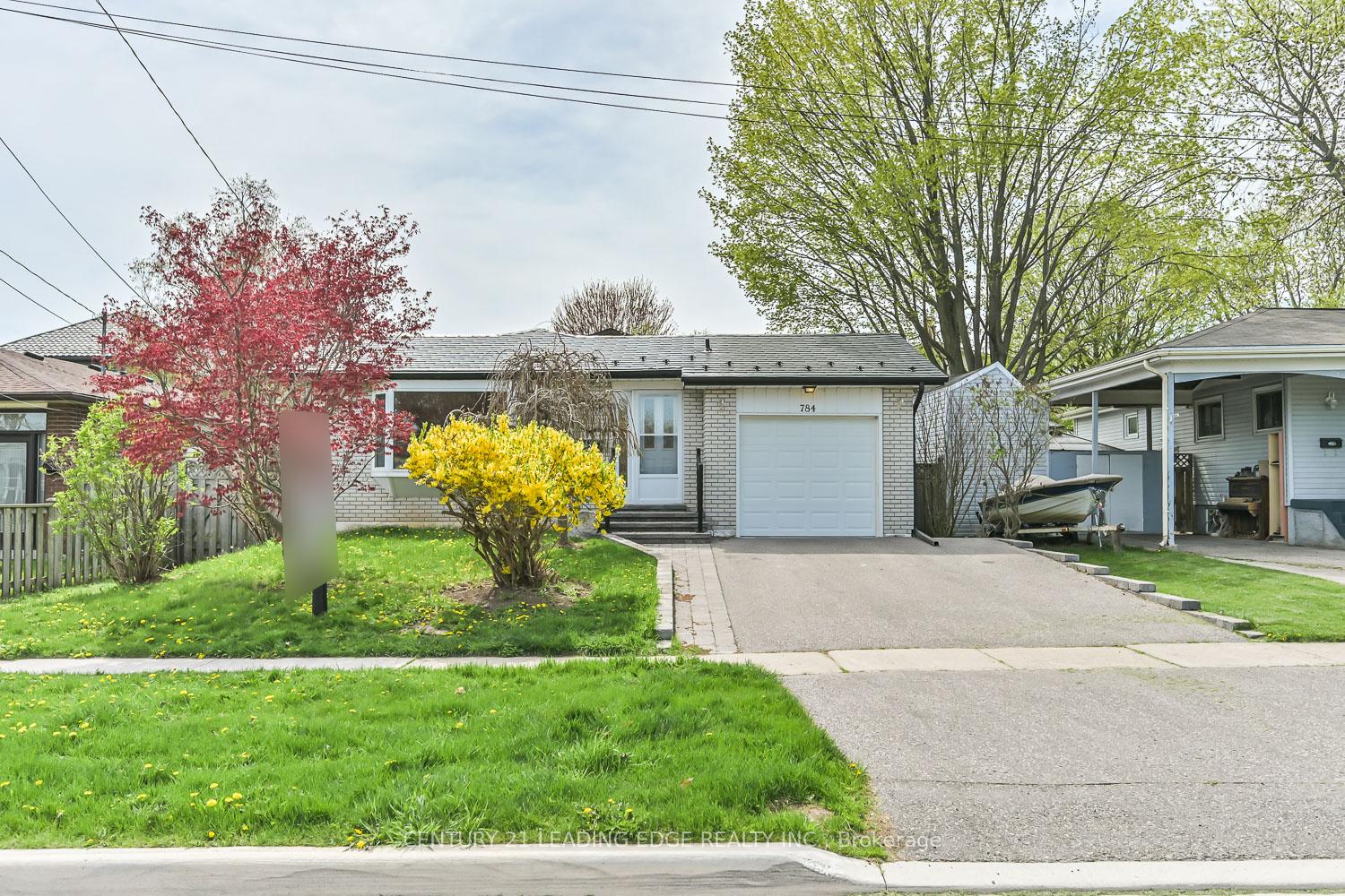 Photo 2 of 784 Batory Avenue, Pickering, West Shore — HOMEH