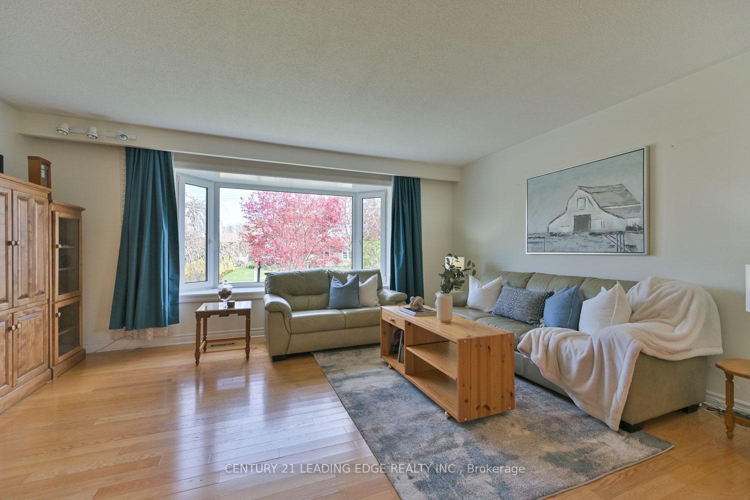 Photo 6 of 784 Batory Avenue, Pickering, West Shore — HOMEH