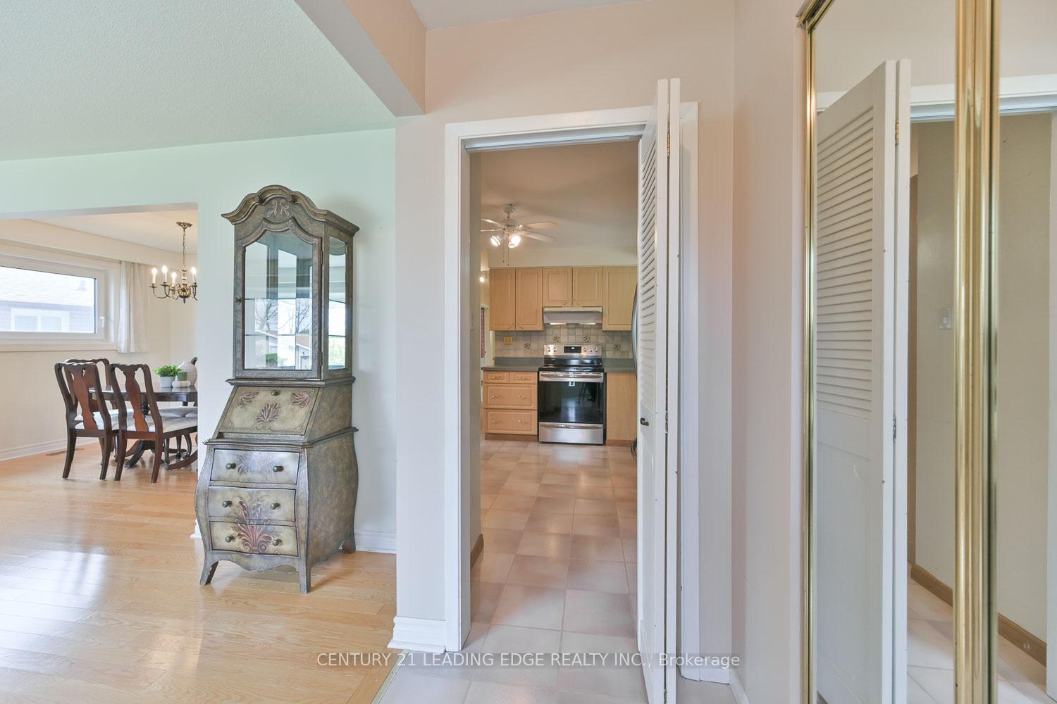 Photo 13 of 784 Batory Avenue, Pickering, West Shore — HOMEH