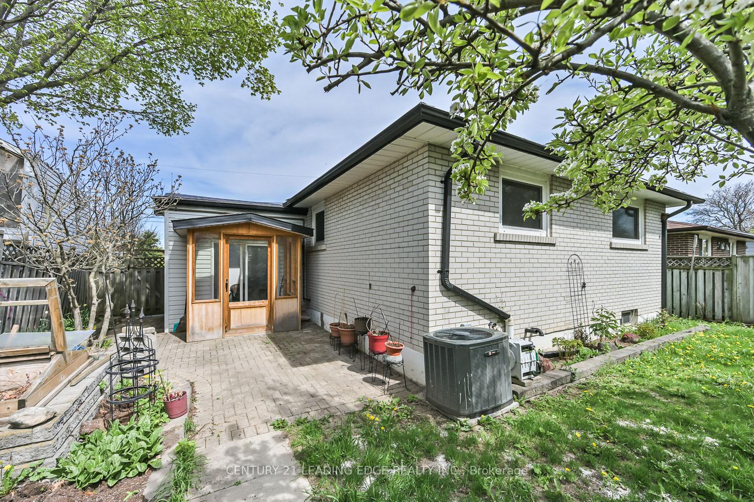Photo 33 of 784 Batory Avenue, Pickering, West Shore — HOMEH