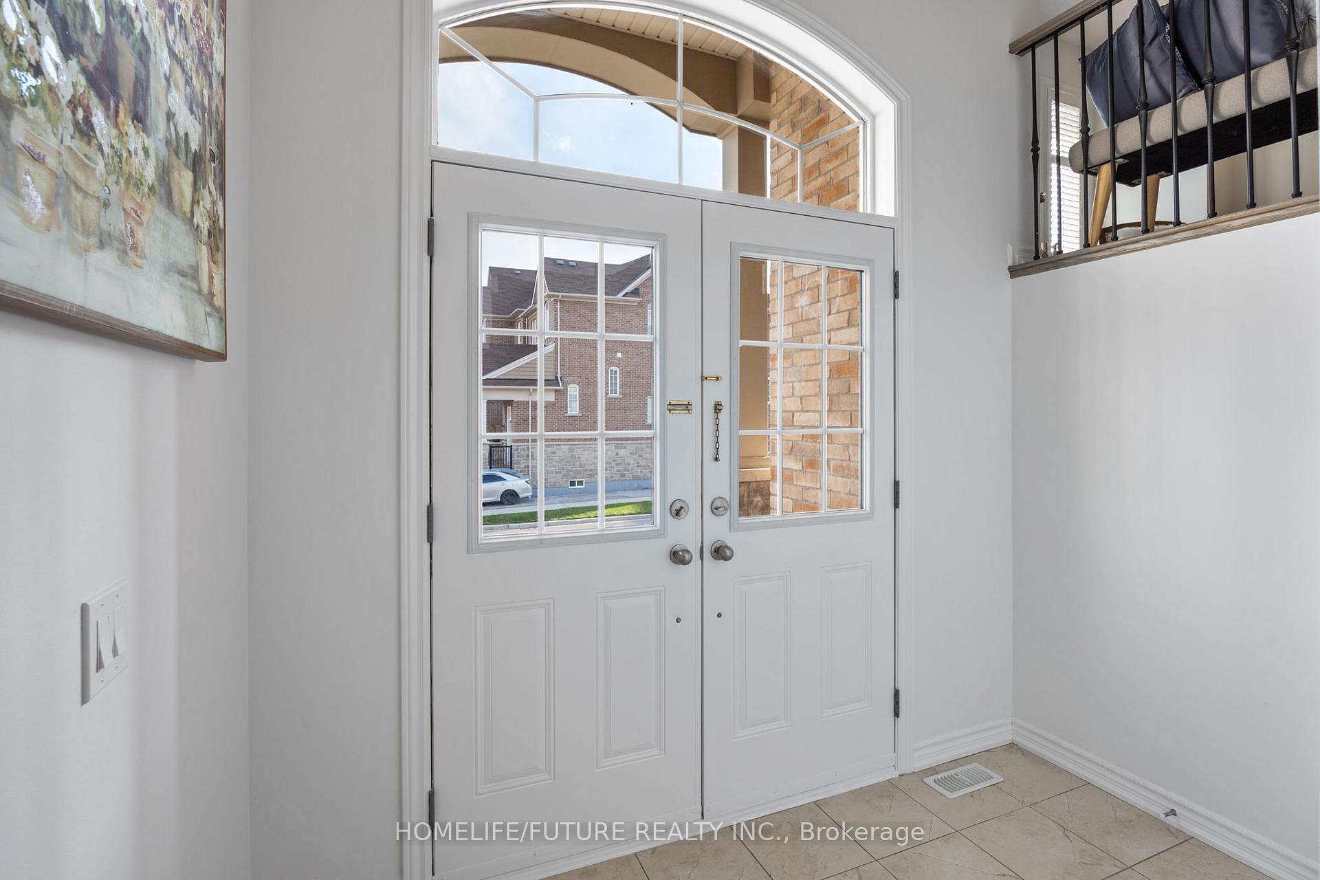 Photo 4 of 2169 Saffron Drive, Pickering, Brock Ridge — HOMEH