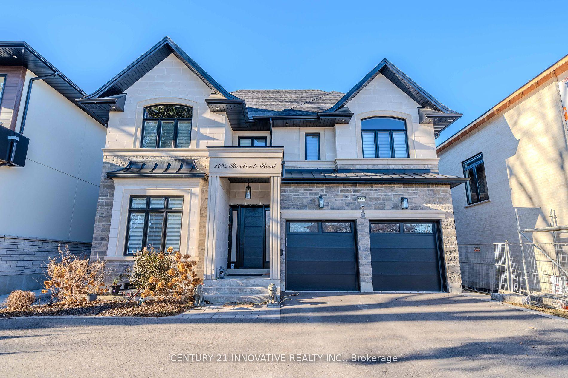 Front of 1492 Rosebank Road