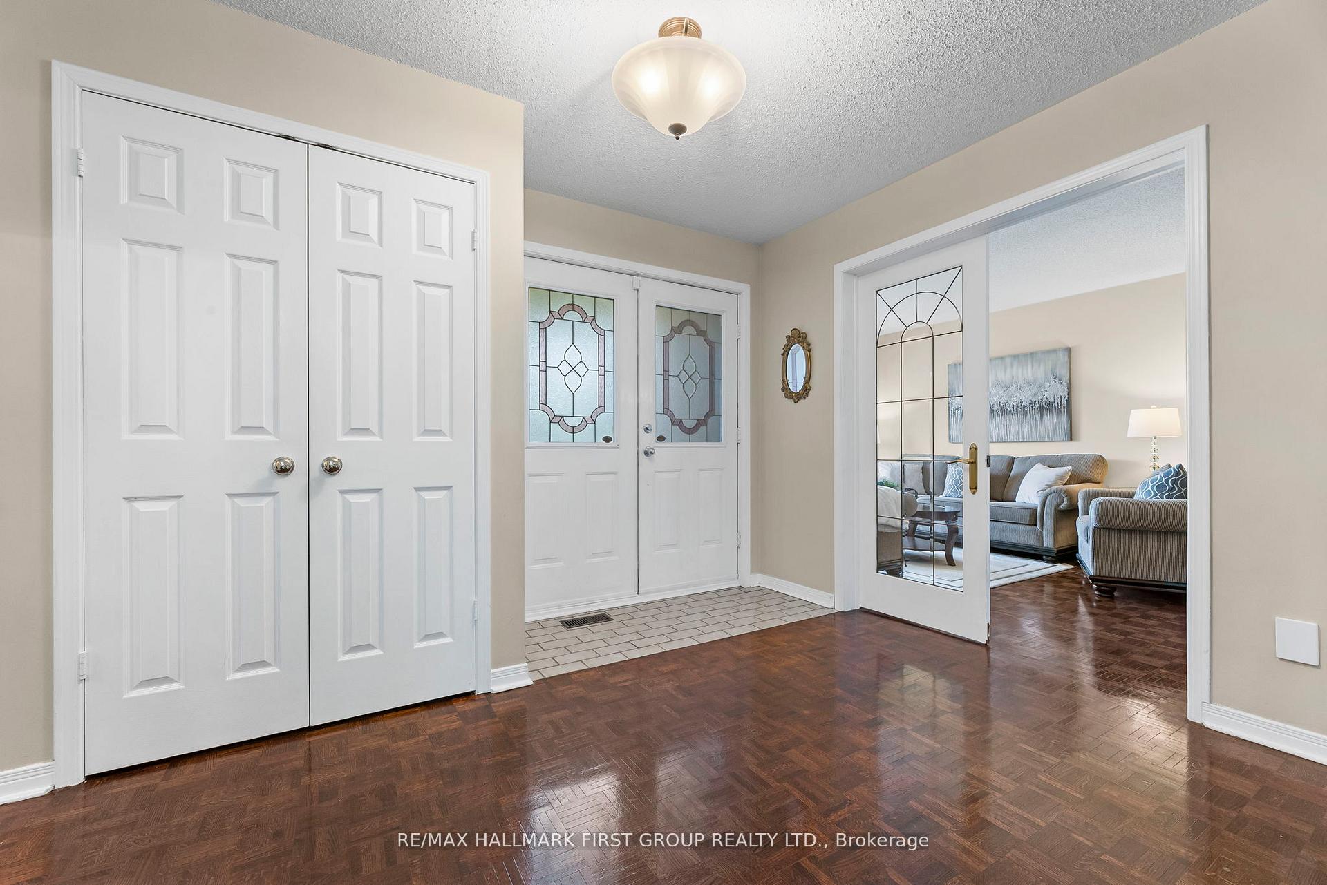 Photo 2 of 1586 Saugeen Drive, Pickering, Amberlea — HOMEH