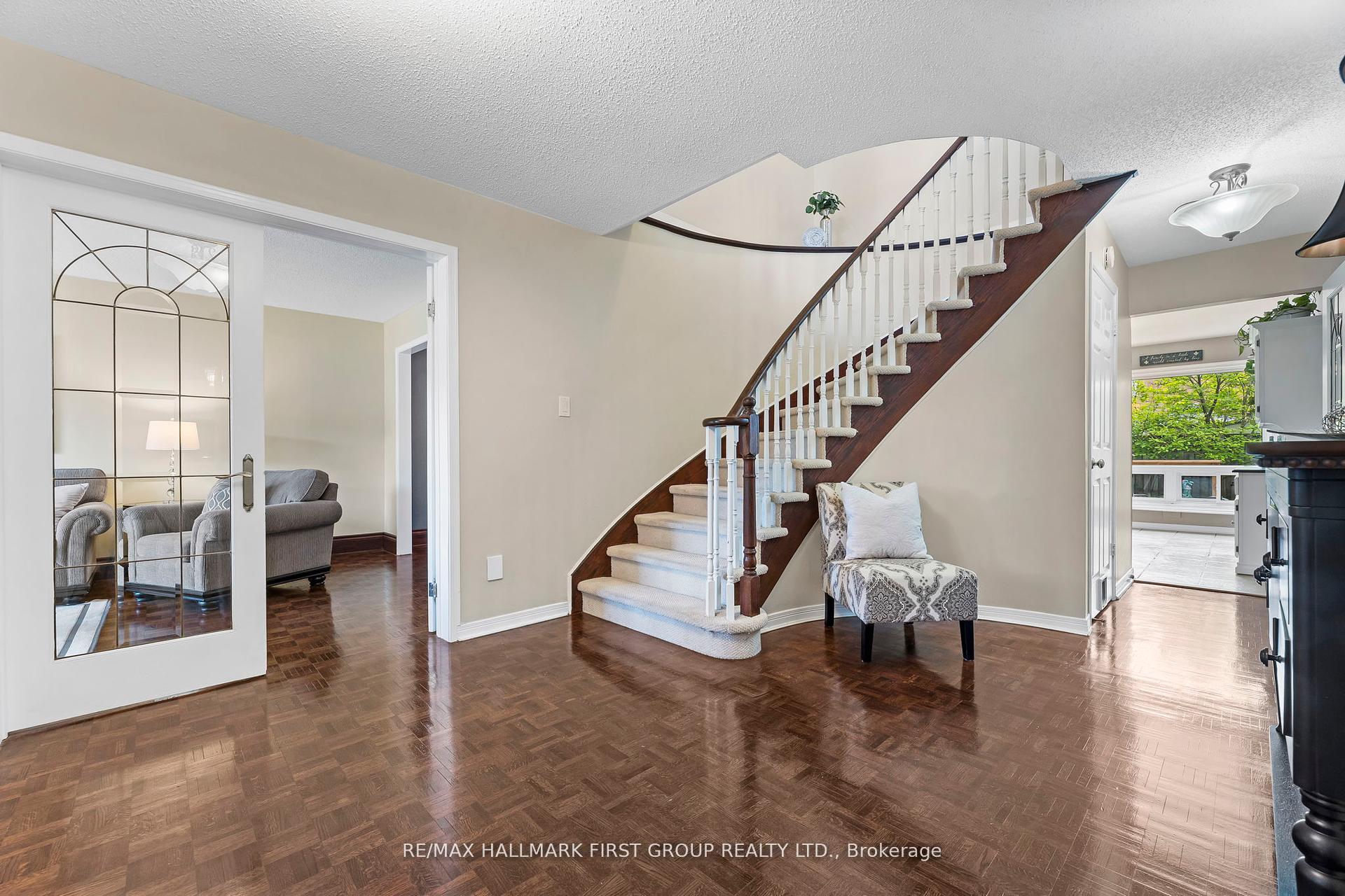 Photo 3 of 1586 Saugeen Drive, Pickering, Amberlea — HOMEH