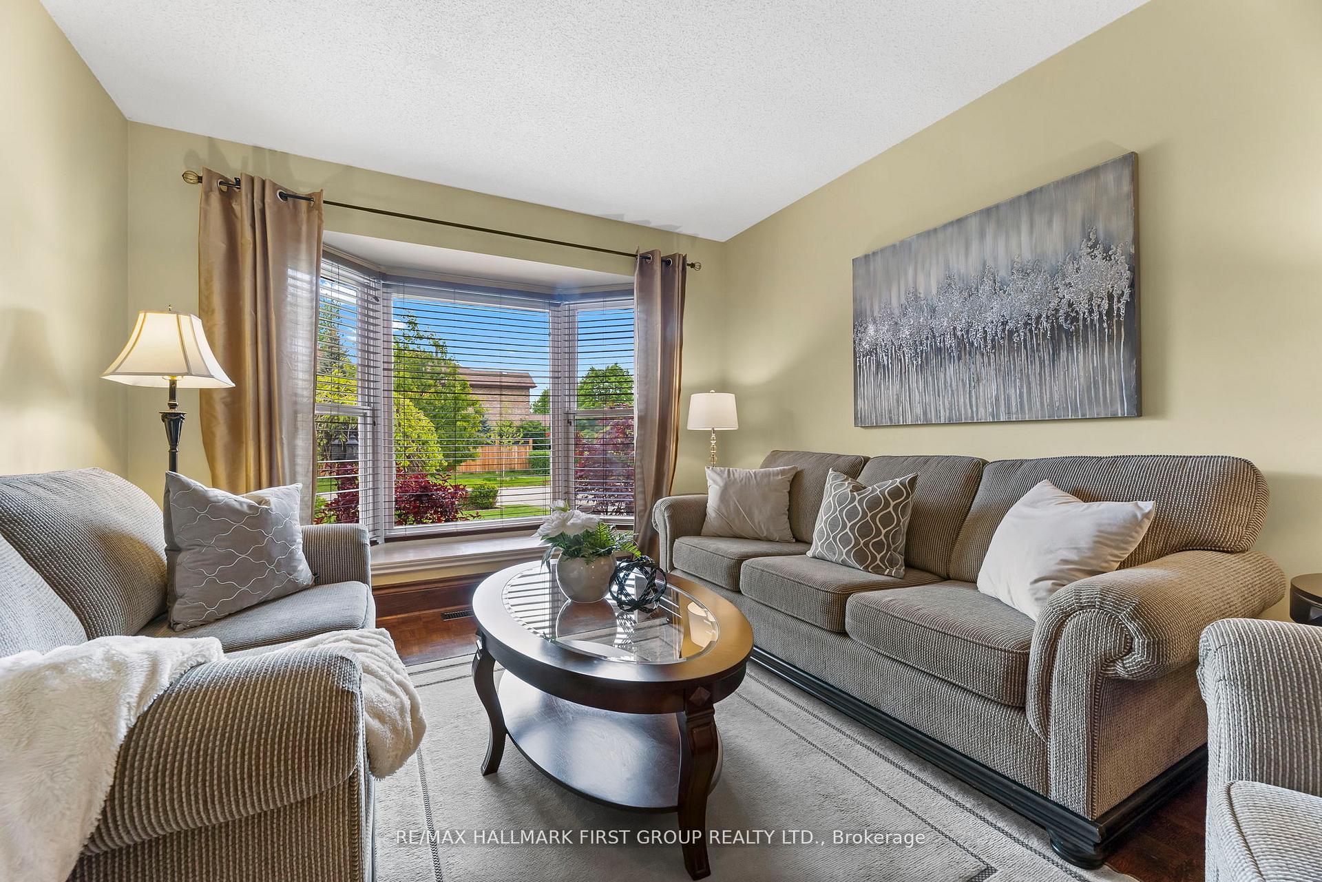 Photo 4 of 1586 Saugeen Drive, Pickering, Amberlea — HOMEH
