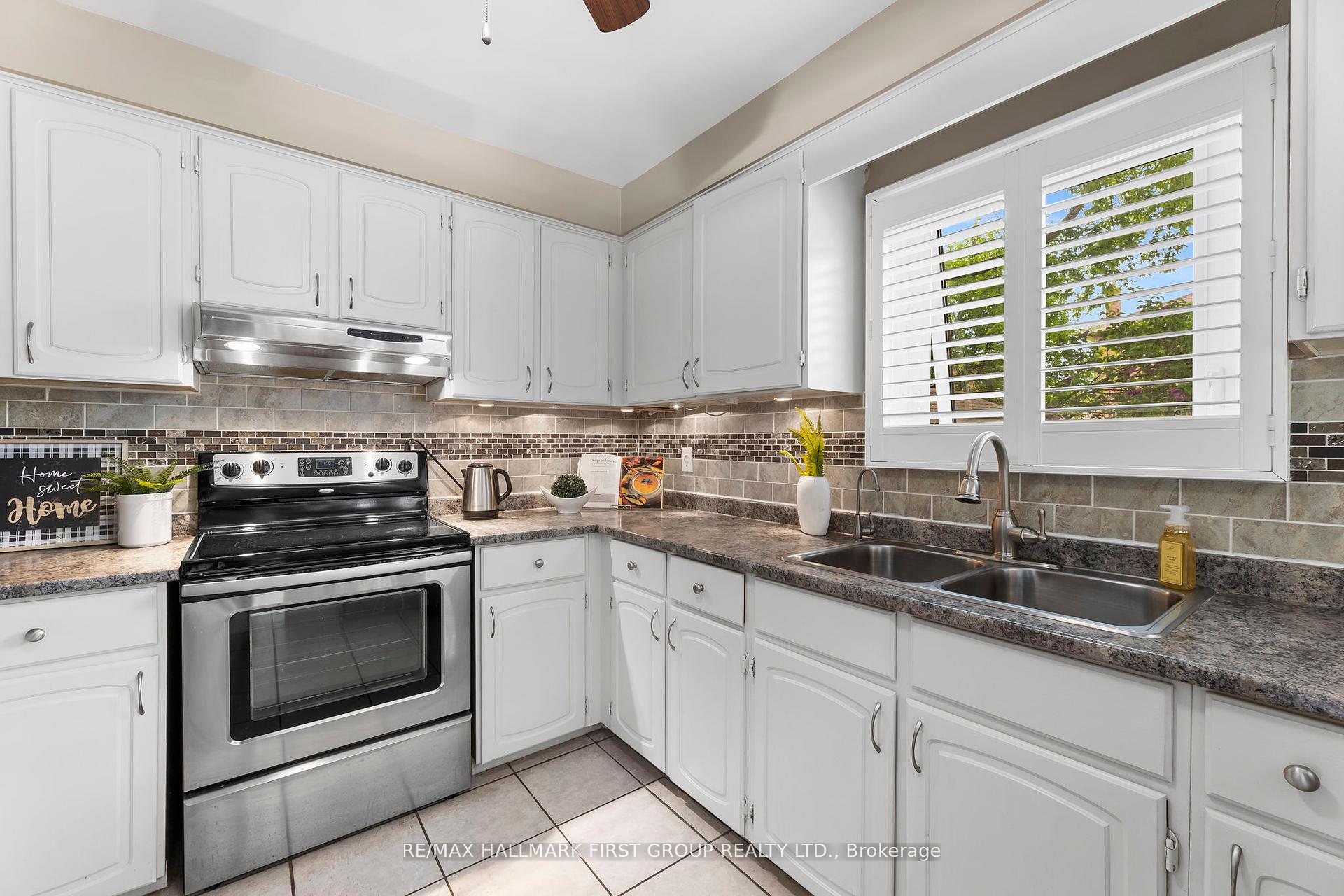 Photo 8 of 1586 Saugeen Drive, Pickering, Amberlea — HOMEH