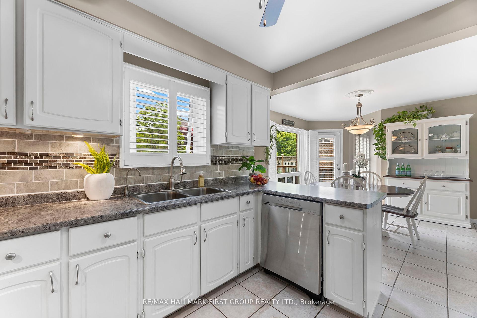 Photo 9 of 1586 Saugeen Drive, Pickering, Amberlea — HOMEH