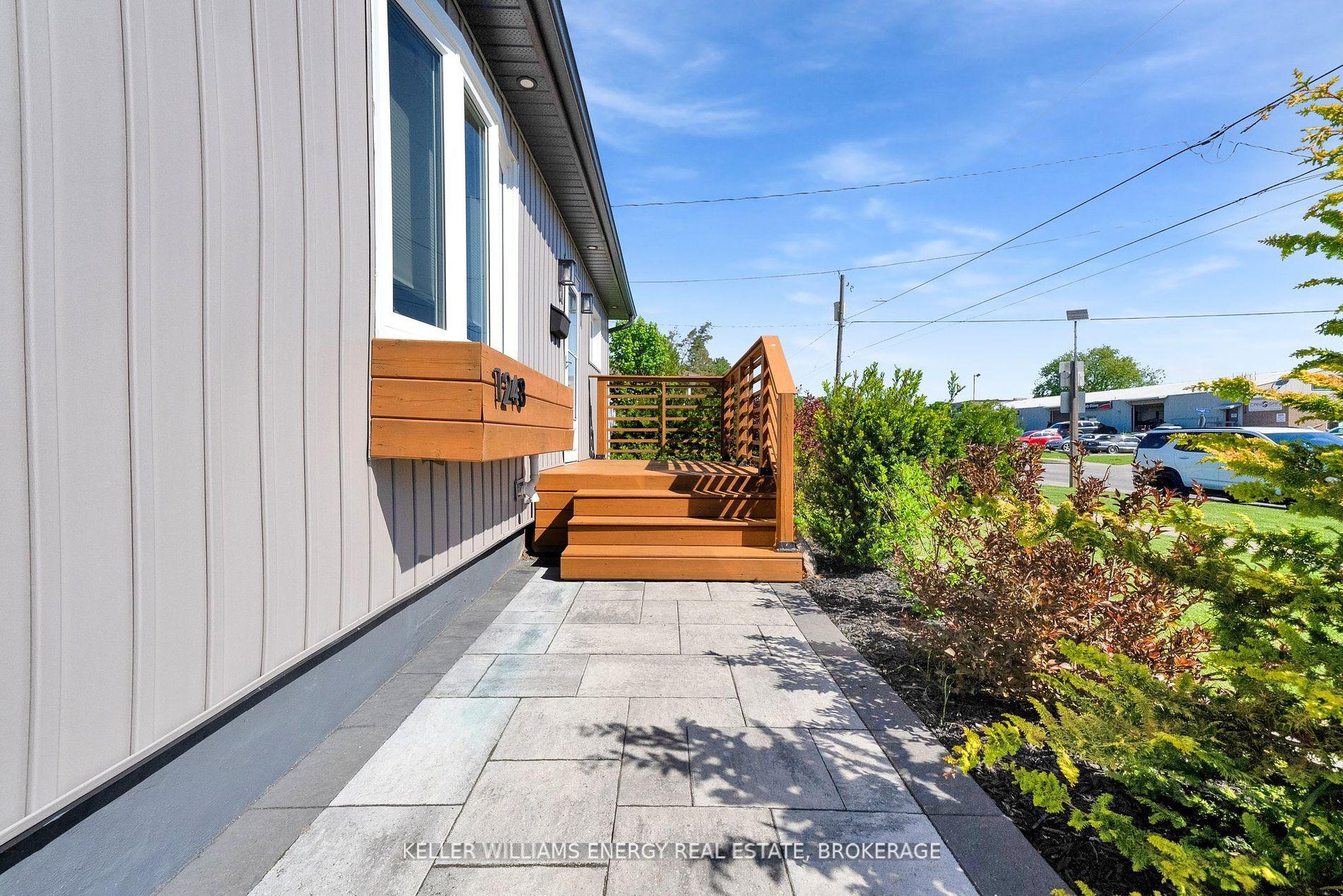 Photo 2 of 1248 Somerville Street, Oshawa, Centennial — HOMEH