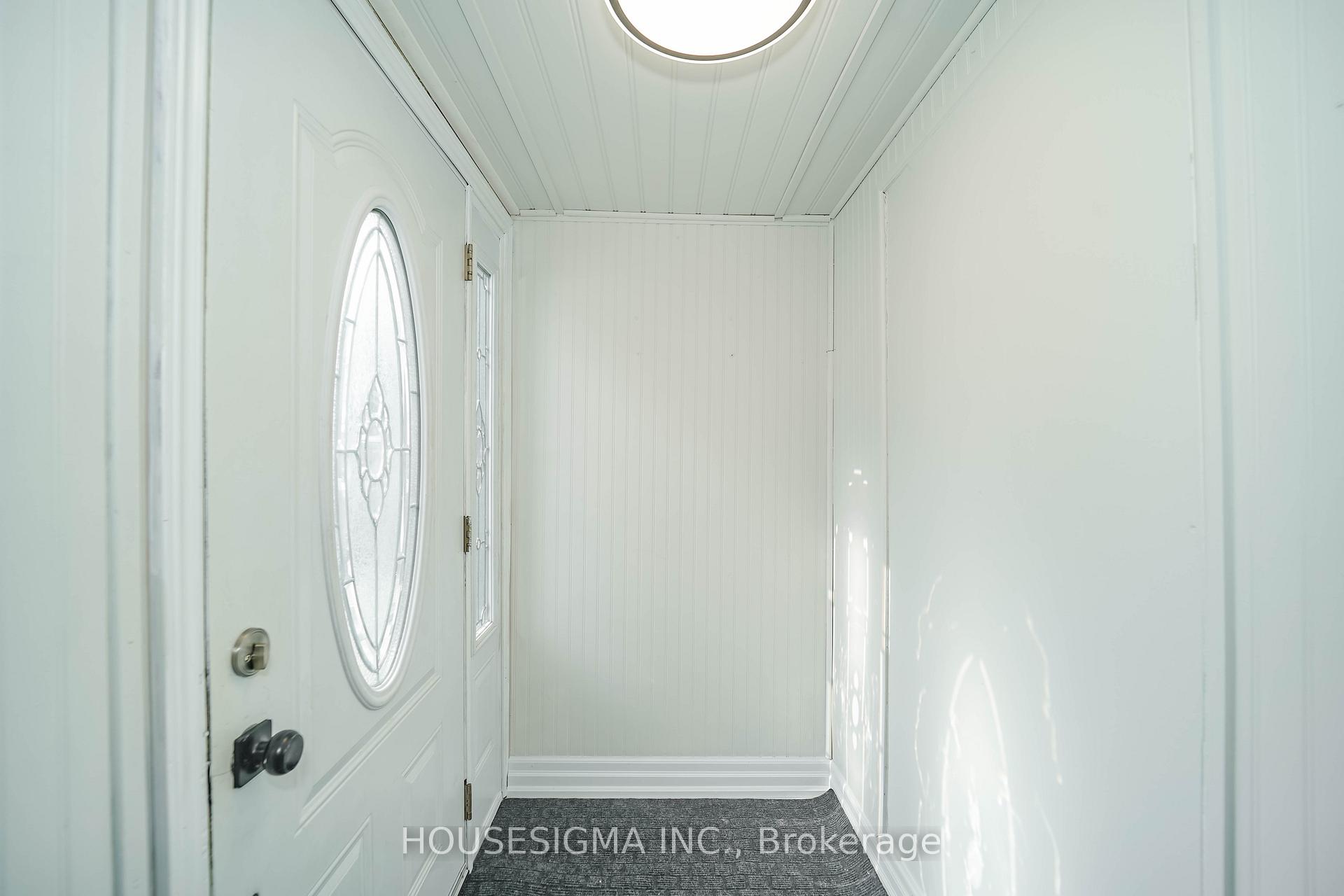 Photo 2 of 372 Daytona Court, Oshawa, Samac — HOMEH