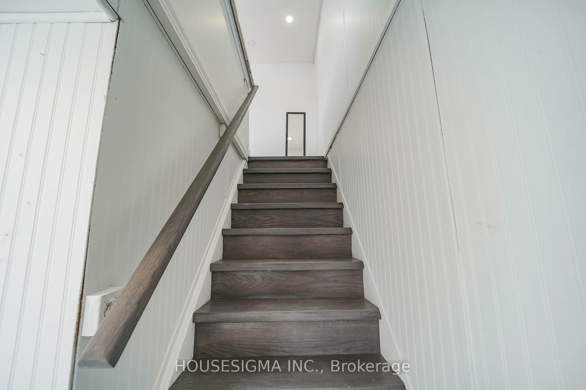 Photo 3 of 372 Daytona Court, Oshawa, Samac — HOMEH
