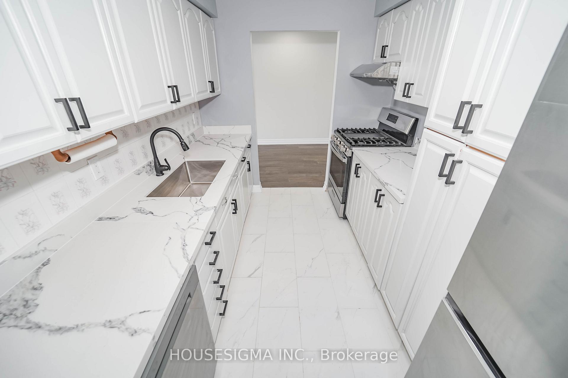 Photo 9 of 372 Daytona Court, Oshawa, Samac — HOMEH