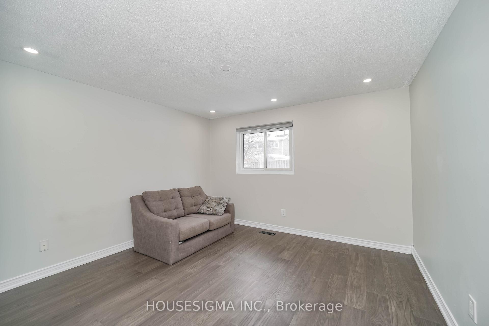 Photo 10 of 372 Daytona Court, Oshawa, Samac — HOMEH