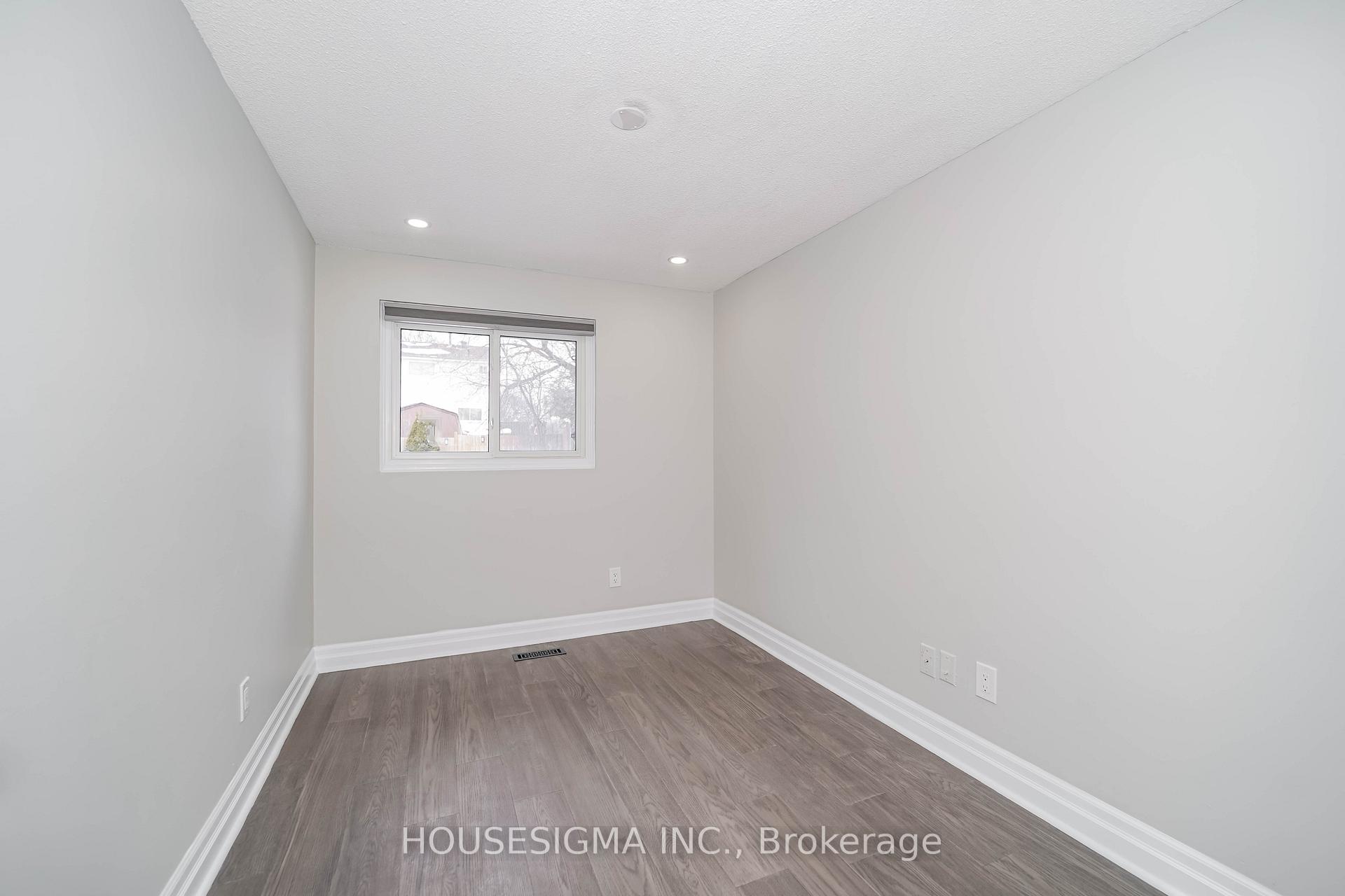 Photo 12 of 372 Daytona Court, Oshawa, Samac — HOMEH