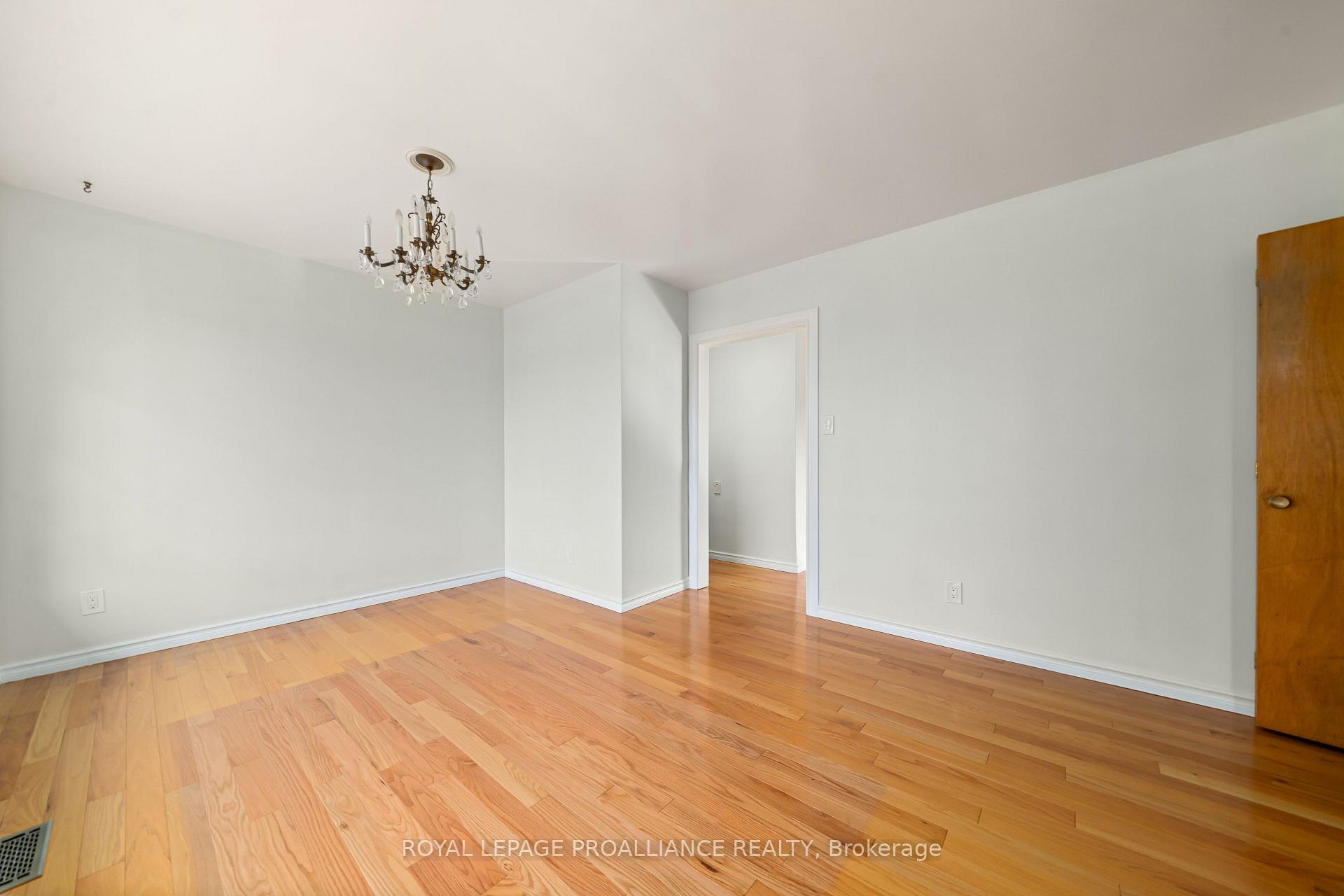 Photo 12 of 54 Fifth Avenue, Quinte West, Murray Ward — HOMEH