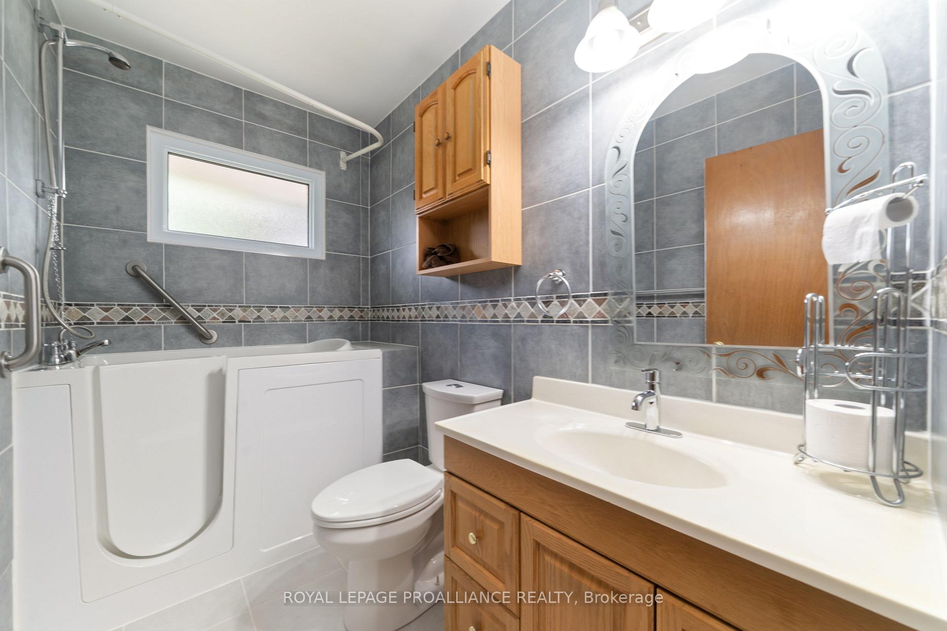 Photo 24 of 54 Fifth Avenue, Quinte West, Murray Ward — HOMEH