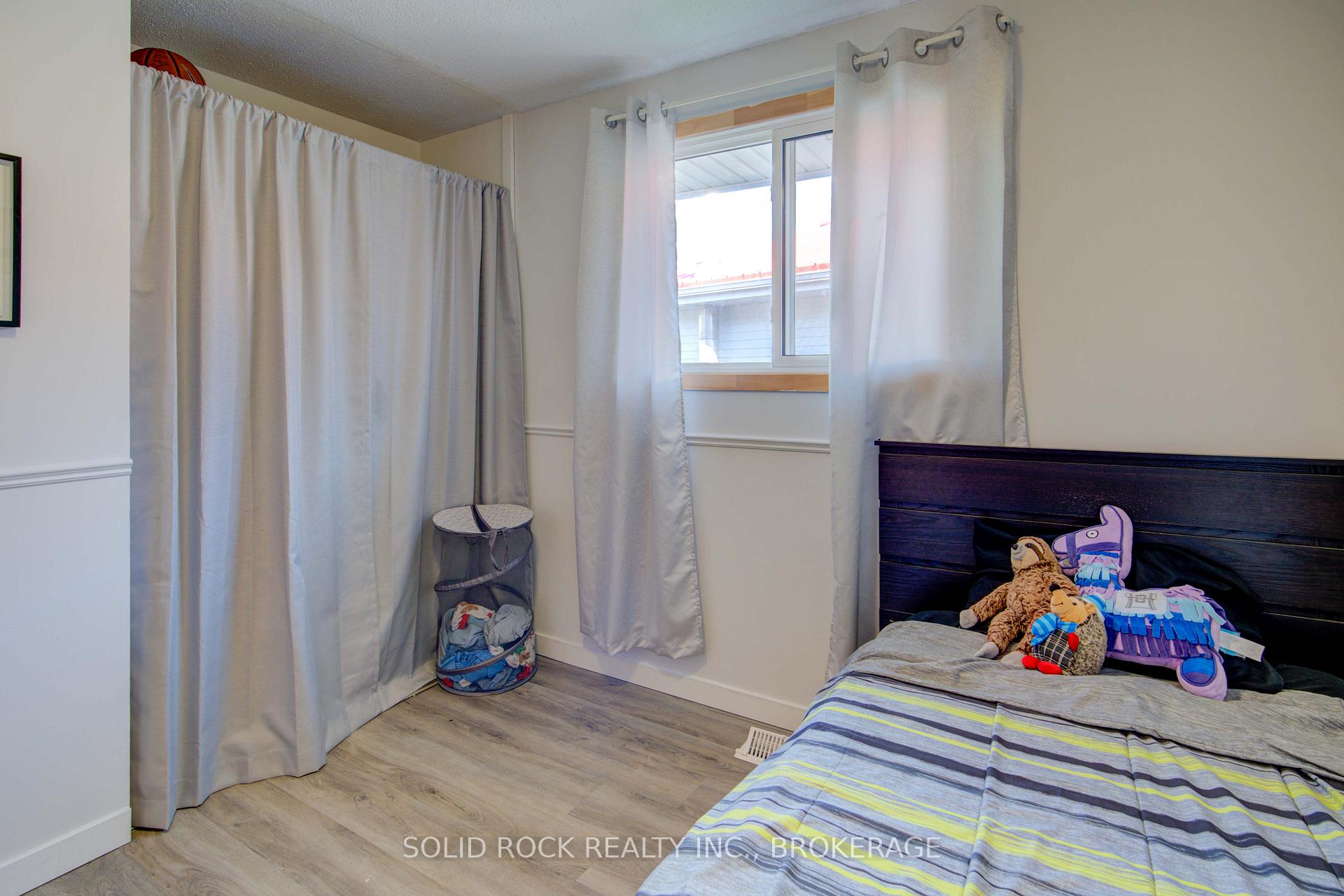 Photo 22 of 33 Derby Gate Crescent, Kingston, East of Sir John A. Blvd — HOMEH