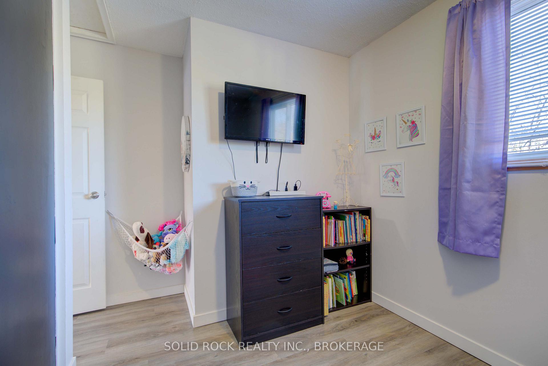 Photo 24 of 33 Derby Gate Crescent, Kingston, East of Sir John A. Blvd — HOMEH