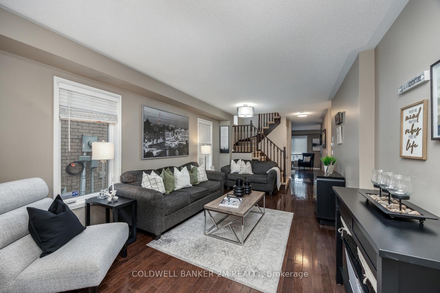 Photo 5 of 813 Taggart Crescent, Oshawa, Pinecrest — HOMEH