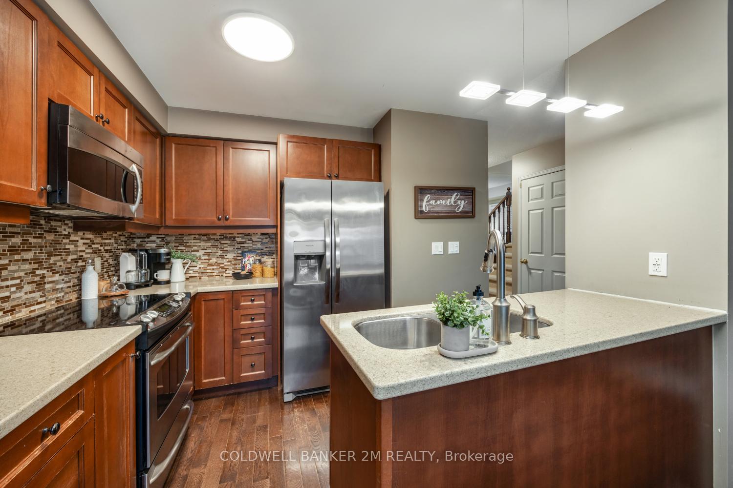 Photo 8 of 813 Taggart Crescent, Oshawa, Pinecrest — HOMEH