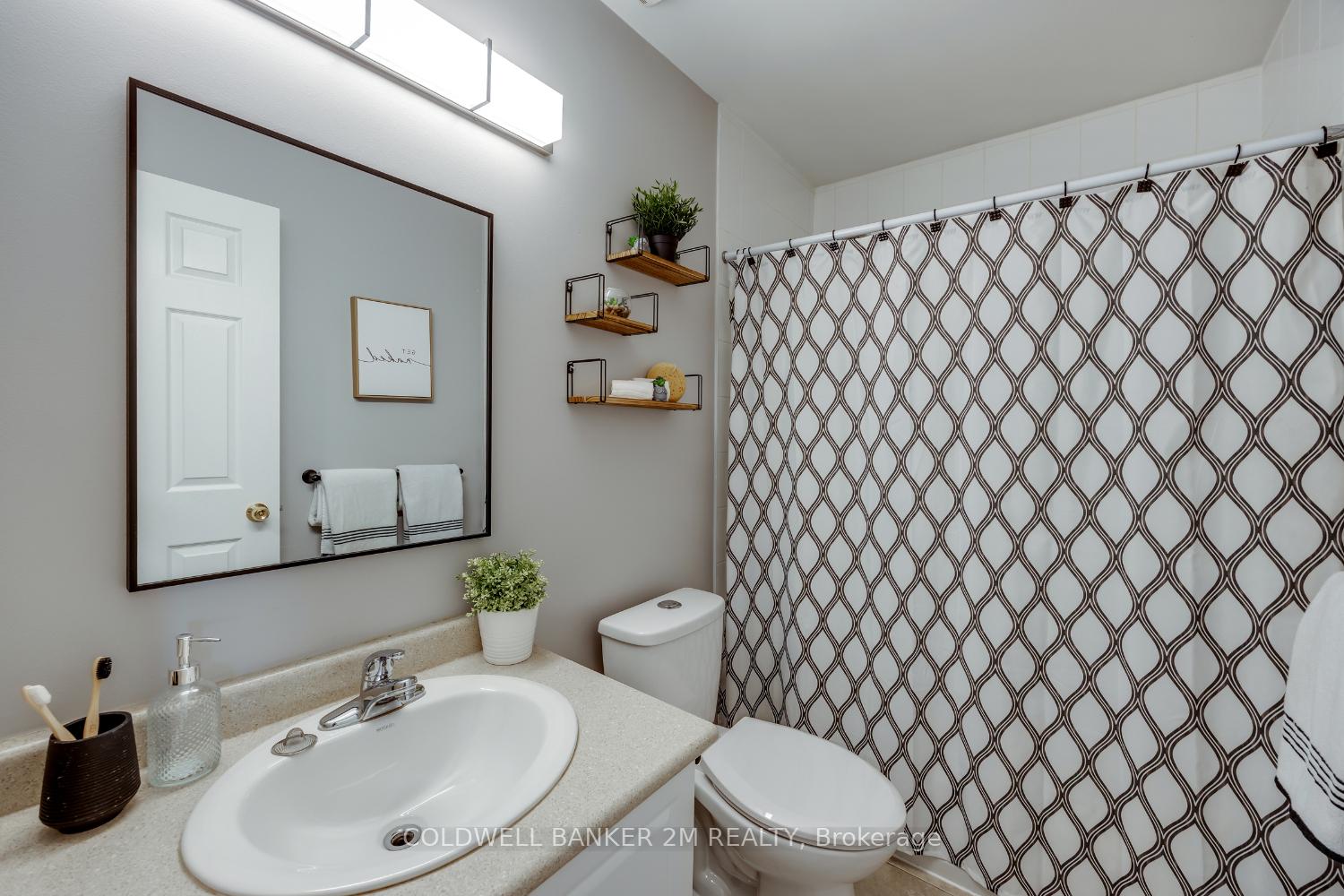 Photo 18 of 813 Taggart Crescent, Oshawa, Pinecrest — HOMEH