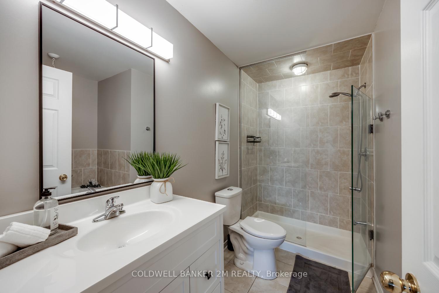 Photo 22 of 813 Taggart Crescent, Oshawa, Pinecrest — HOMEH