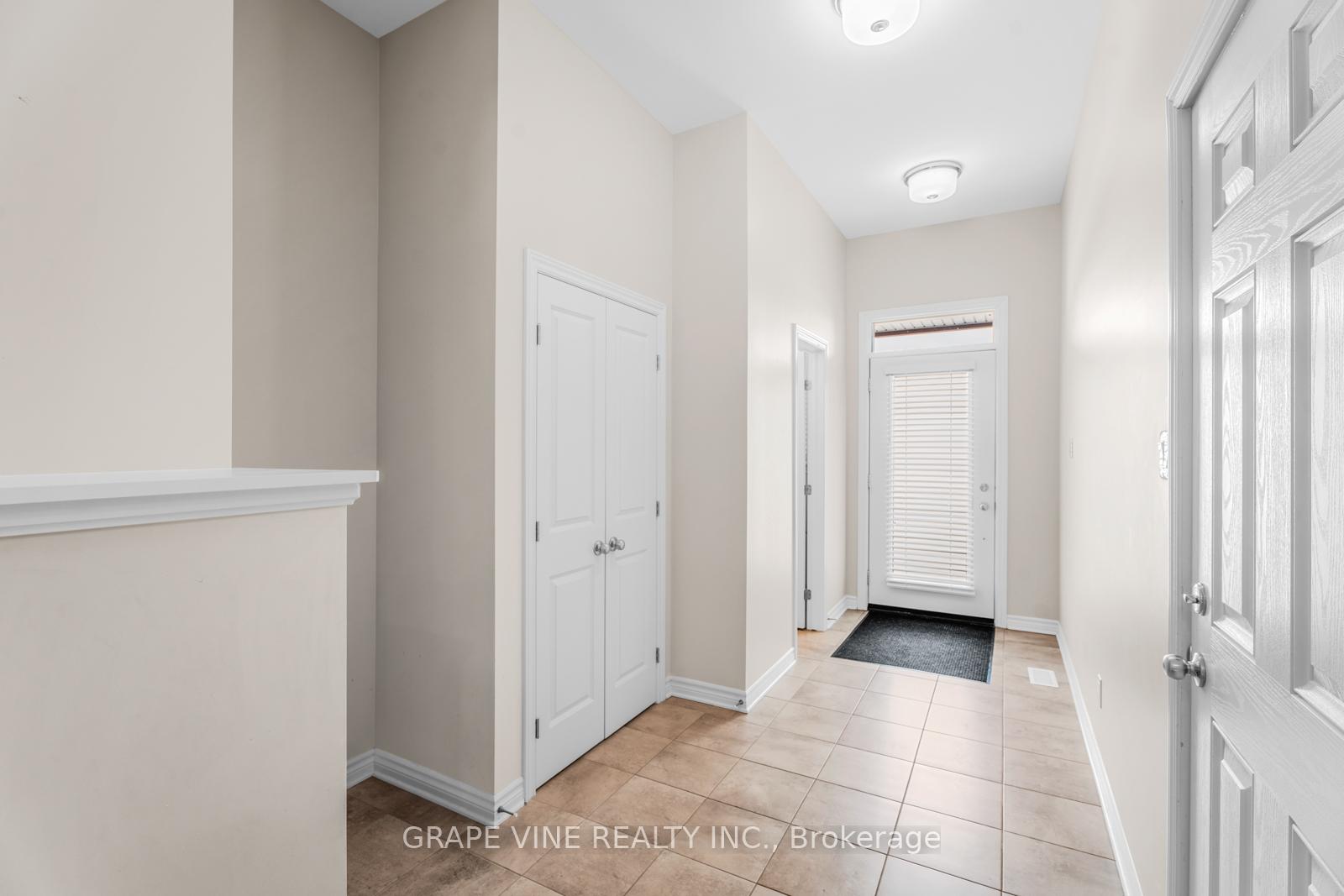 Photo 3 of 927 Geographe Terrace, Ottawa, Camelot — HOMEH