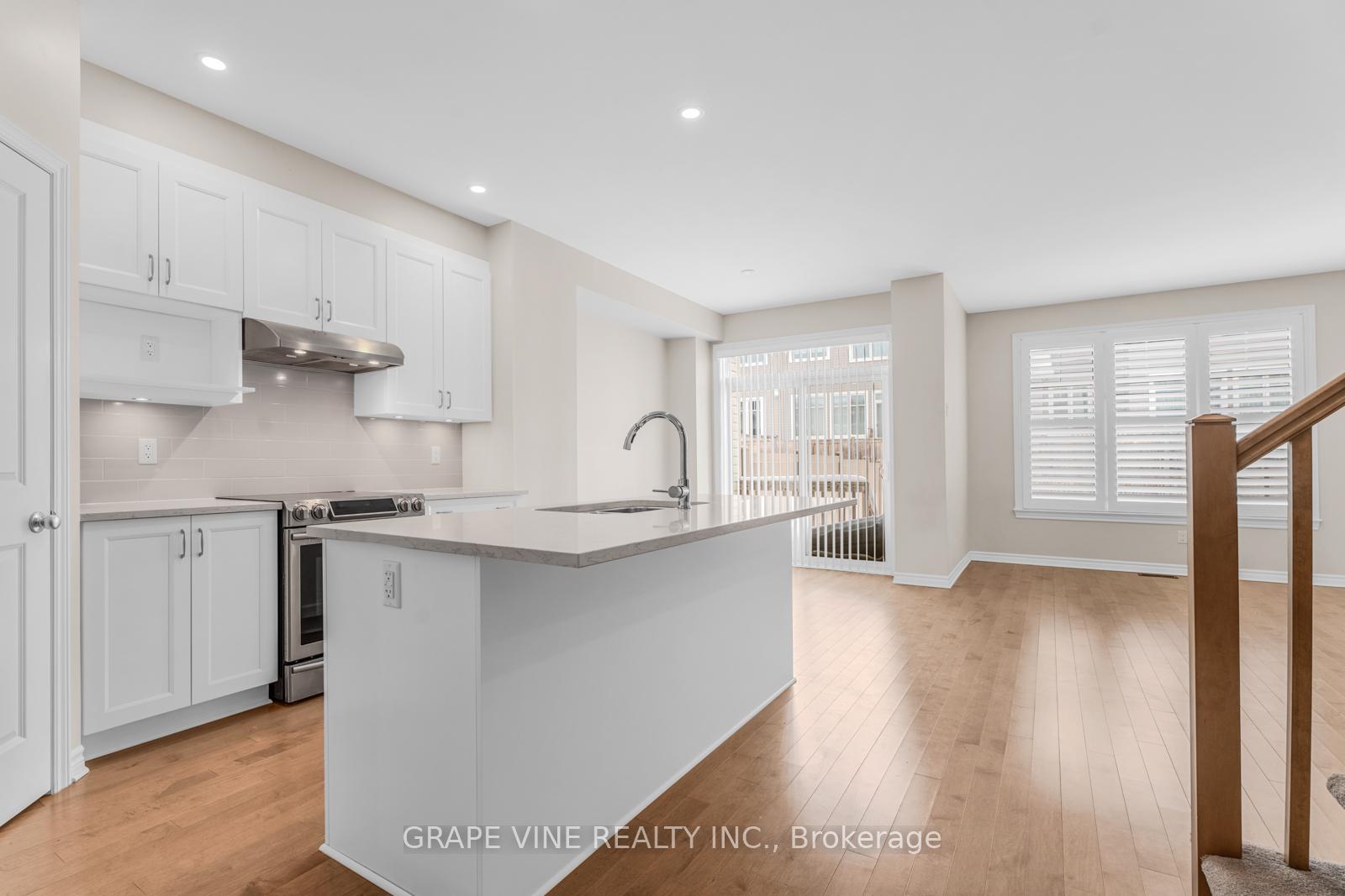 Photo 6 of 927 Geographe Terrace, Ottawa, Camelot — HOMEH