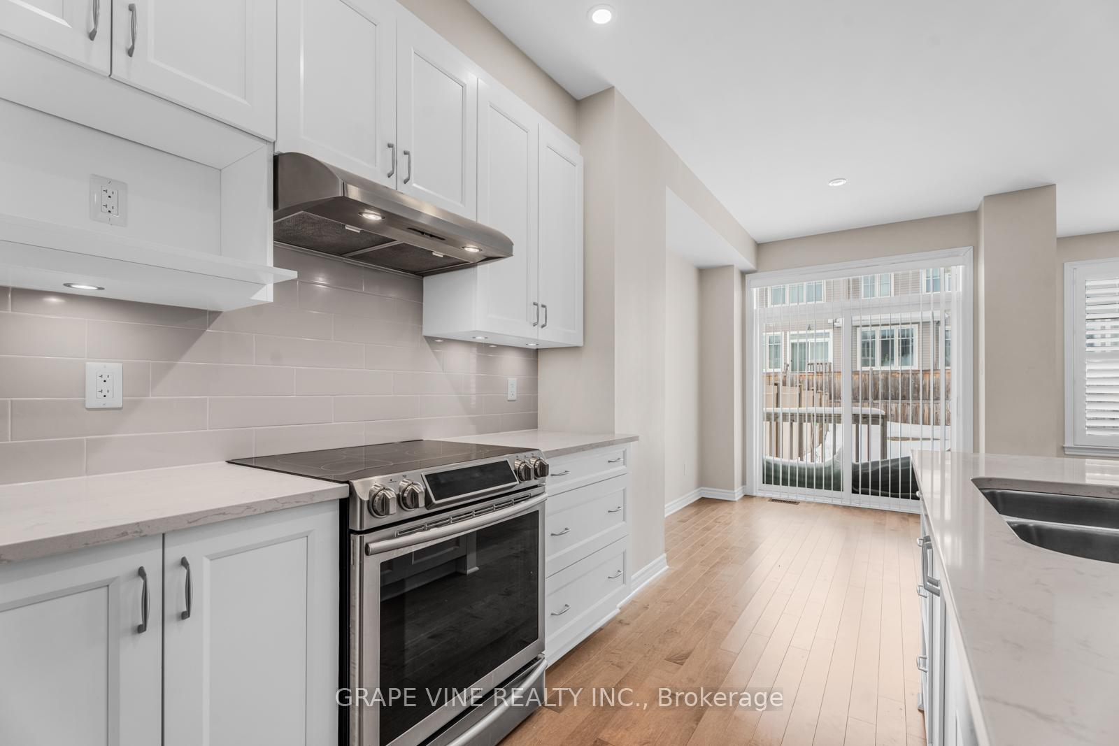 Photo 8 of 927 Geographe Terrace, Ottawa, Camelot — HOMEH