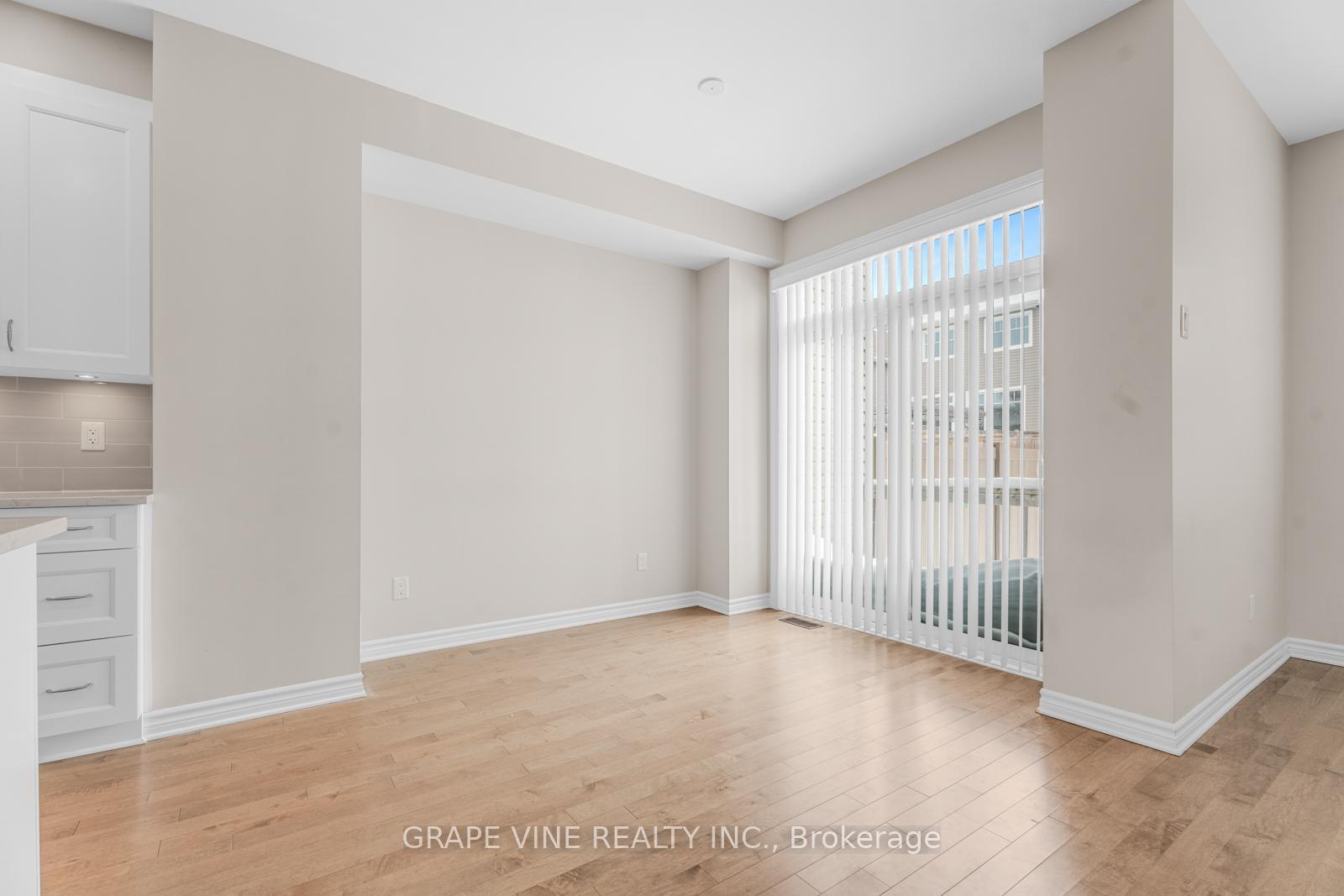 Photo 9 of 927 Geographe Terrace, Ottawa, Camelot — HOMEH