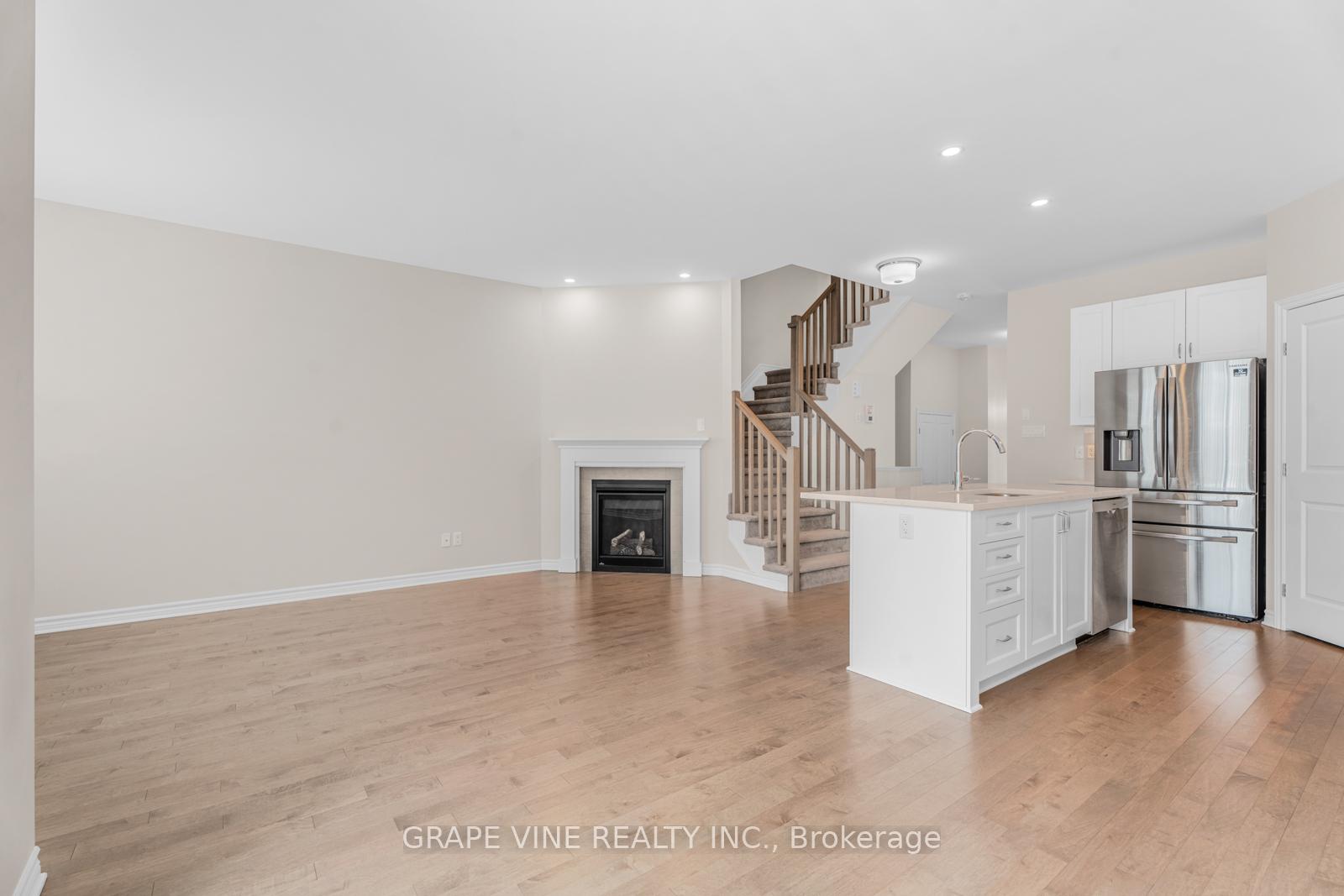 Photo 12 of 927 Geographe Terrace, Ottawa, Camelot — HOMEH