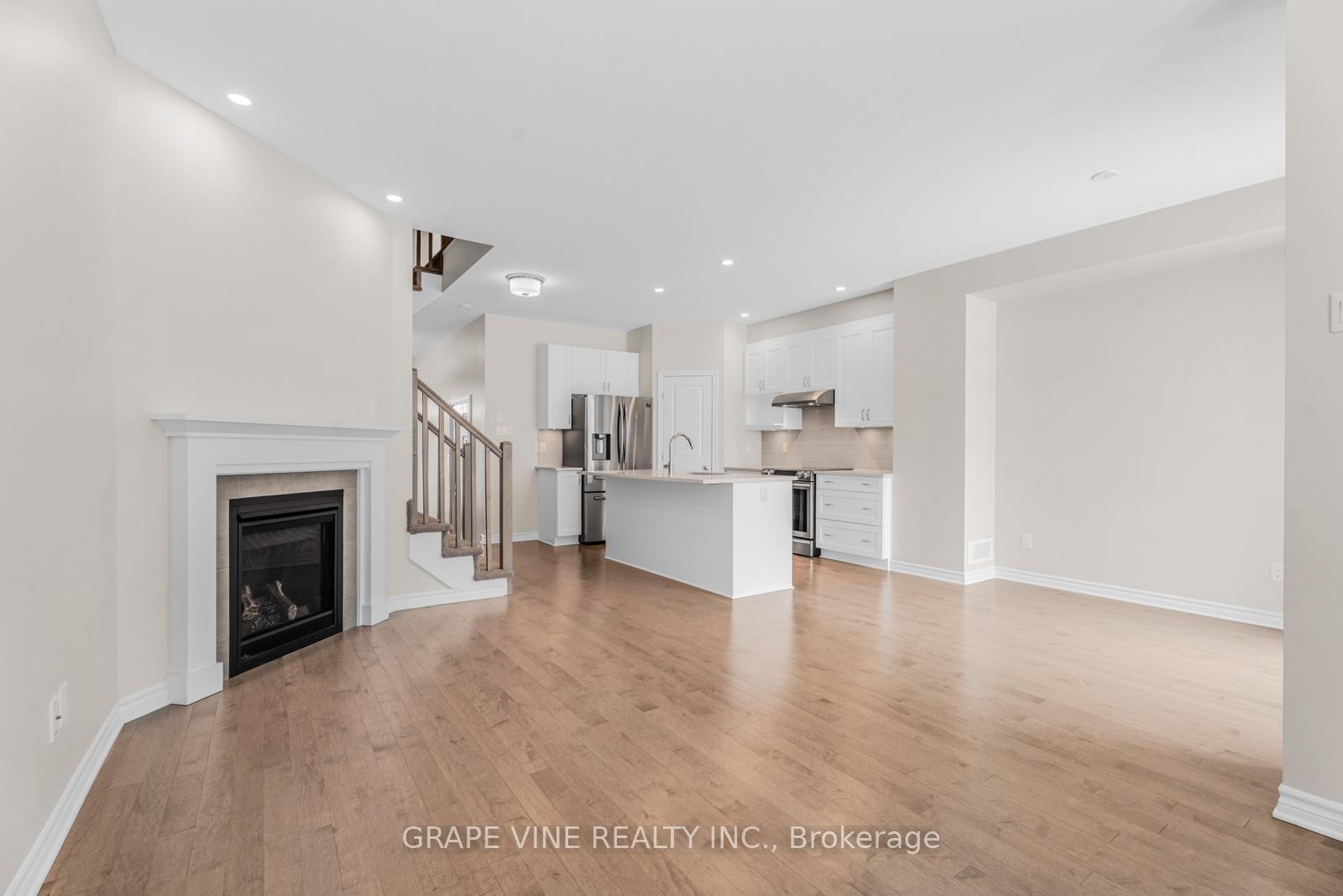 Photo 13 of 927 Geographe Terrace, Ottawa, Camelot — HOMEH