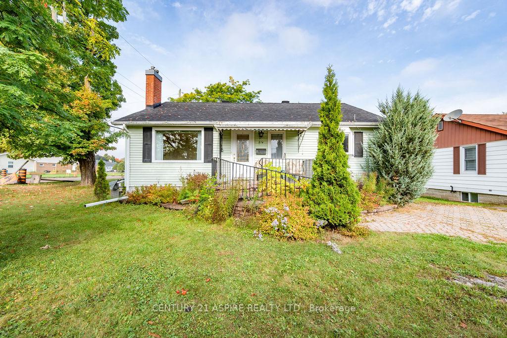 Photo 1 of 214 Munroe Avenue E, Renfrew — HOMEH