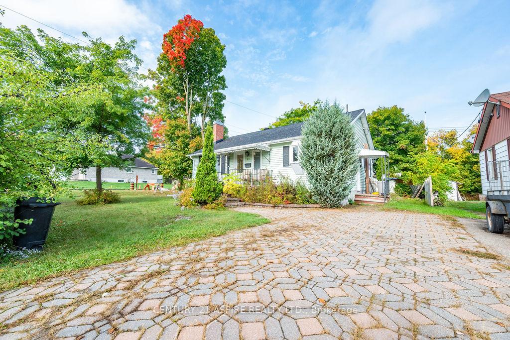 Photo 2 of 214 Munroe Avenue E, Renfrew — HOMEH