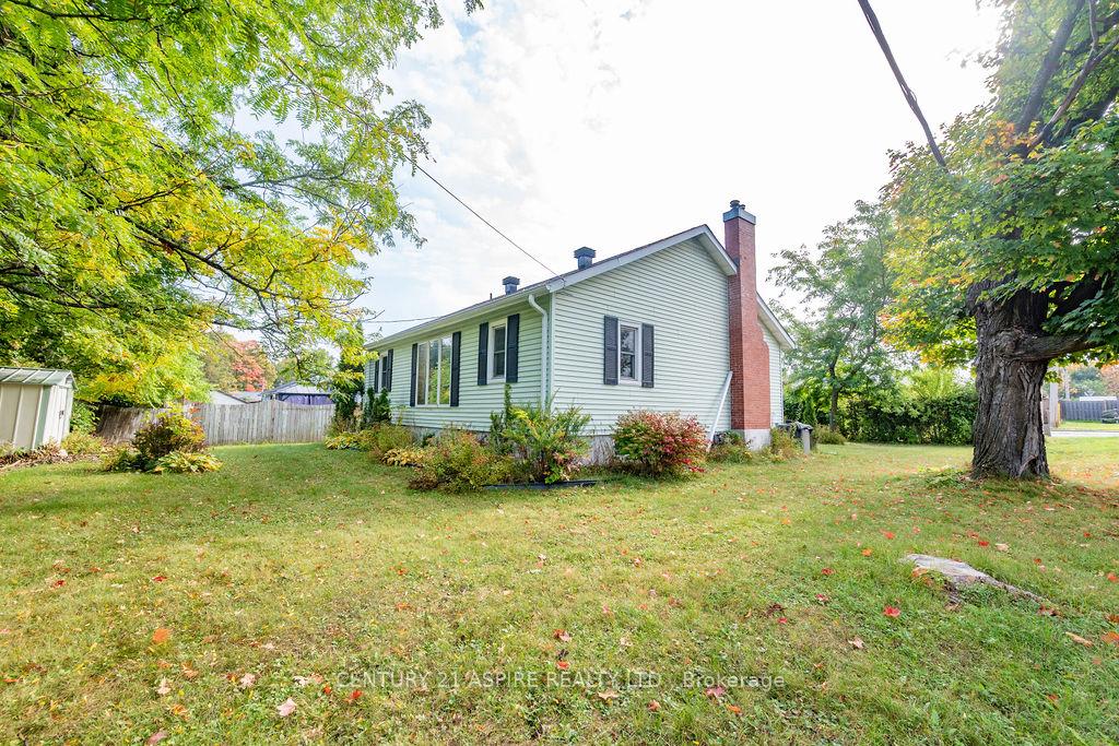 Photo 4 of 214 Munroe Avenue E, Renfrew — HOMEH