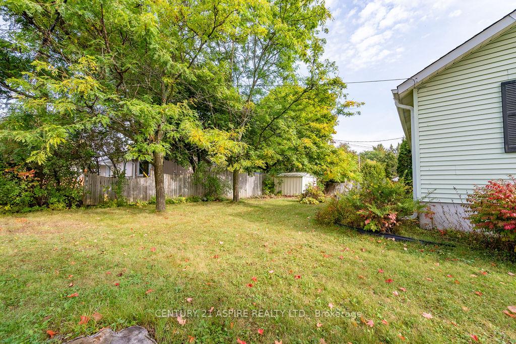 Photo 5 of 214 Munroe Avenue E, Renfrew — HOMEH