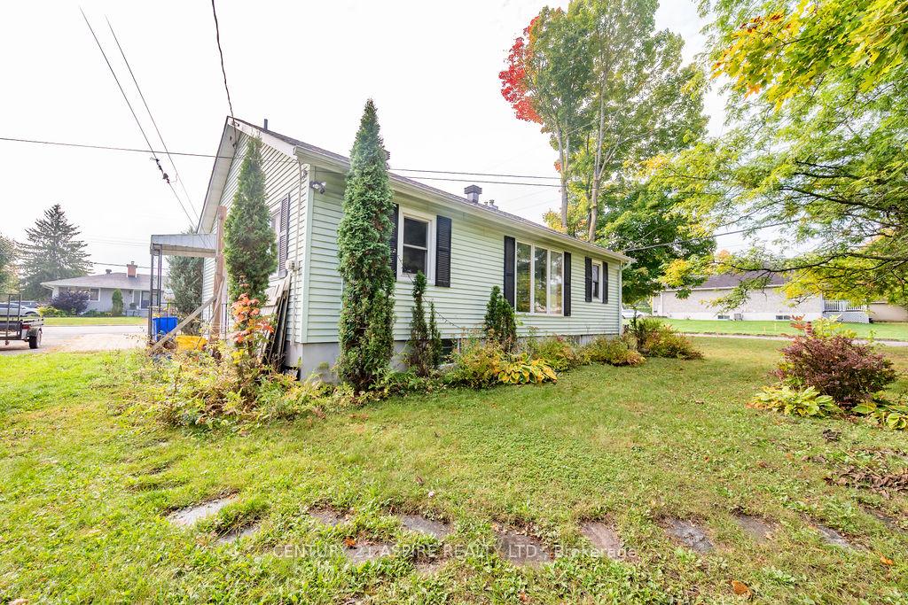 Photo 7 of 214 Munroe Avenue E, Renfrew — HOMEH
