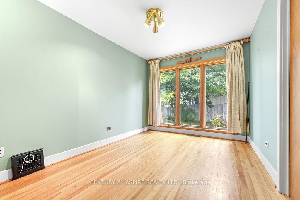 Photo 25 of 214 Munroe Avenue E, Renfrew — HOMEH