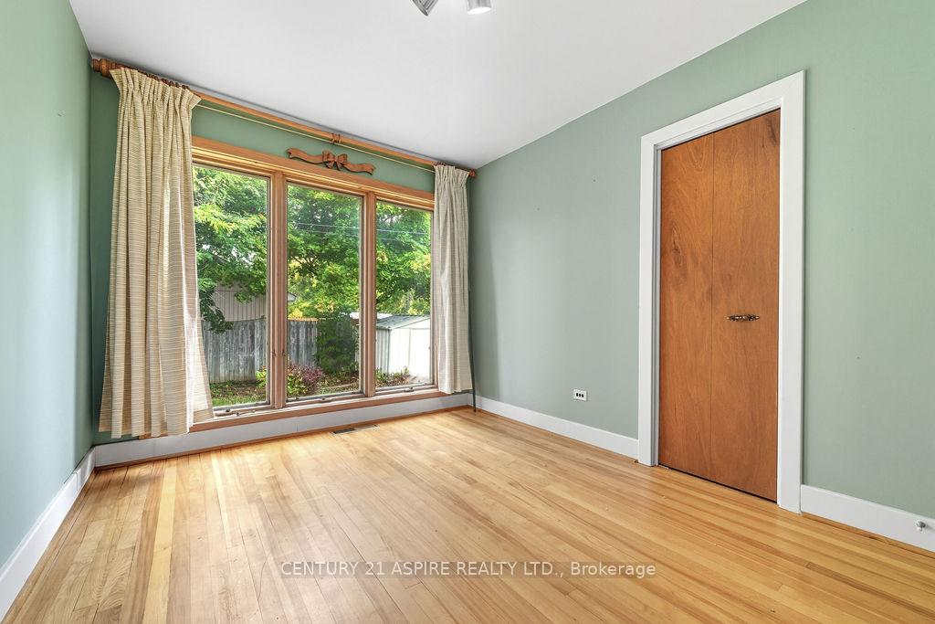 Photo 26 of 214 Munroe Avenue E, Renfrew — HOMEH