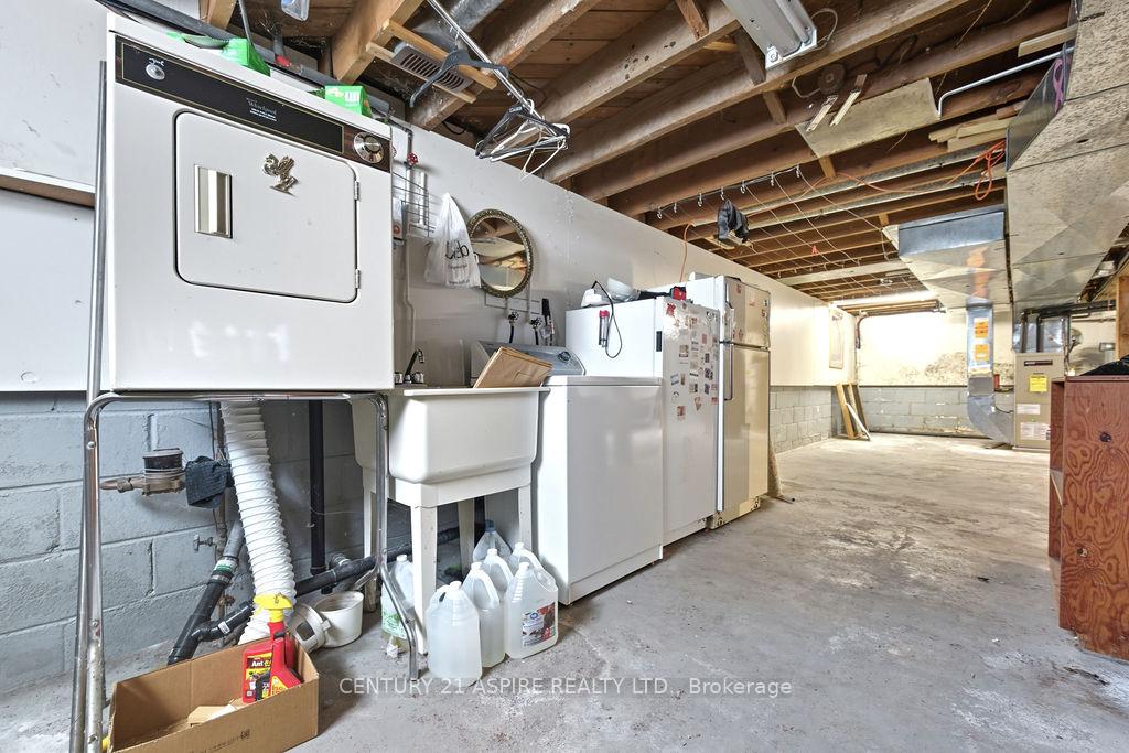 Photo 40 of 214 Munroe Avenue E, Renfrew — HOMEH