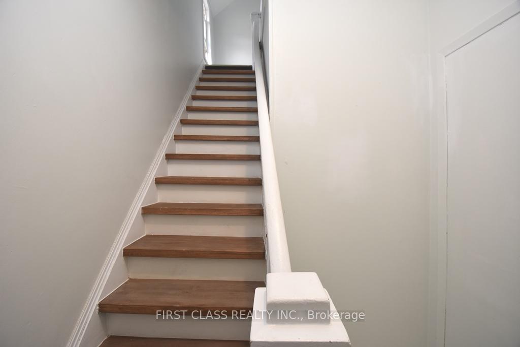Photo 2 of Unit 2, 237 Nassau Street, Oshawa, Vanier — HOMEH