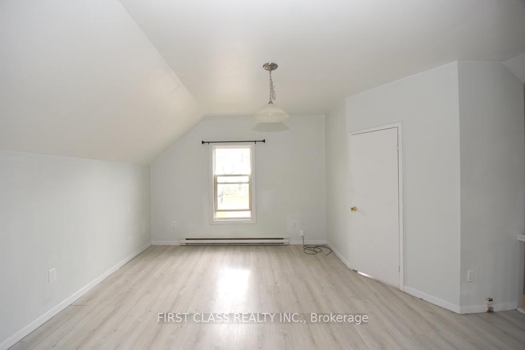 Photo 5 of Unit 2, 237 Nassau Street, Oshawa, Vanier — HOMEH