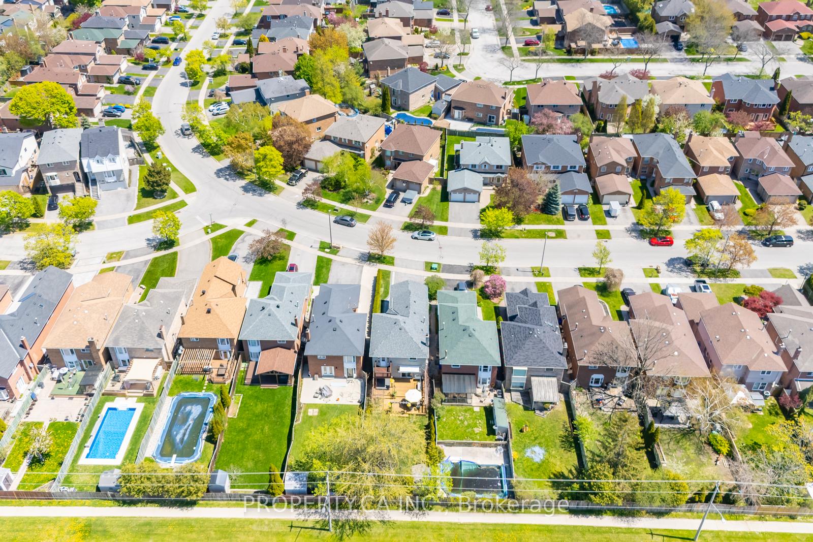 Photo 44 of 738 Aspen Road, Pickering, Amberlea — HOMEH