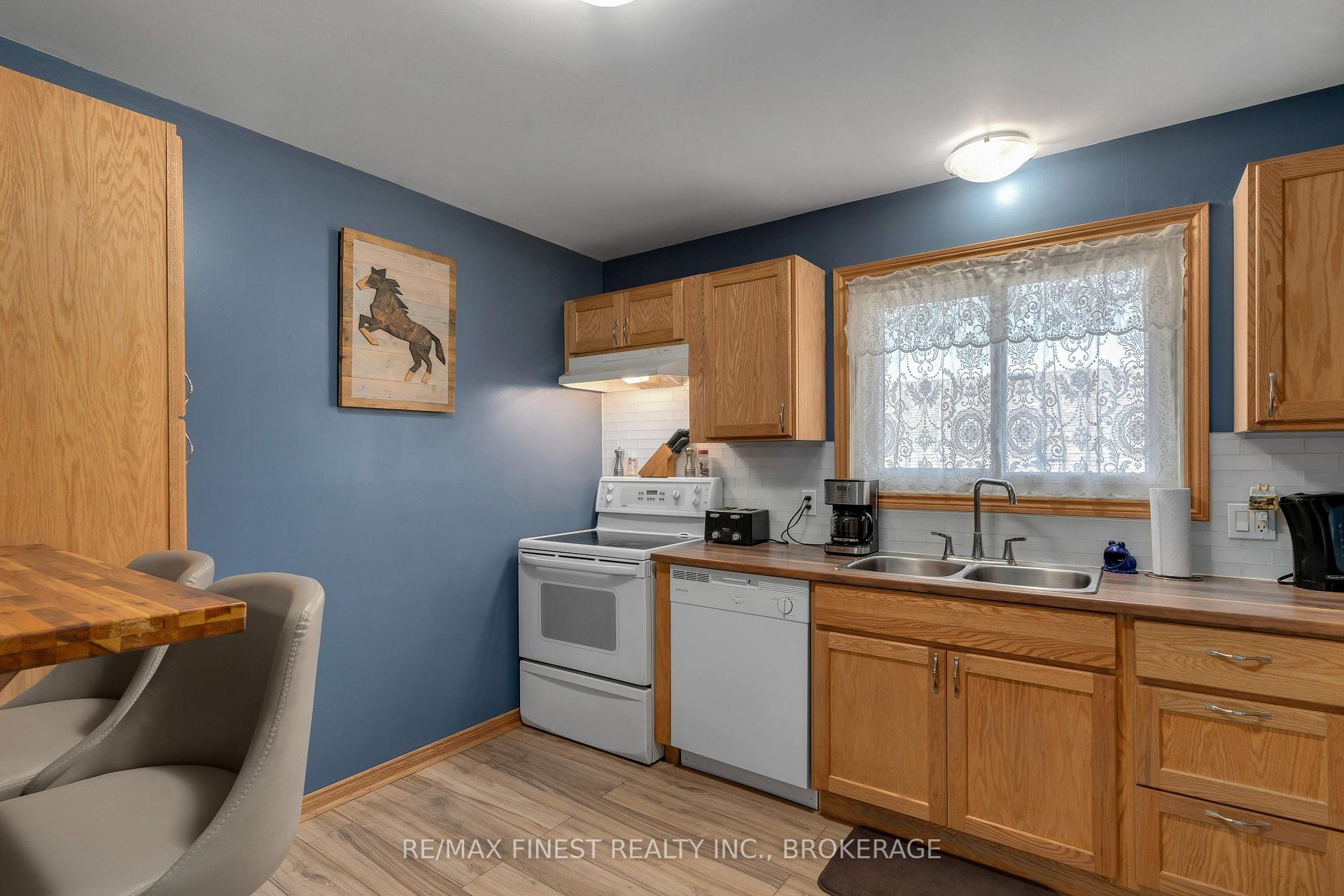 Photo 9 of 611 Davis Drive, Kingston, East Gardiners Rd — HOMEH