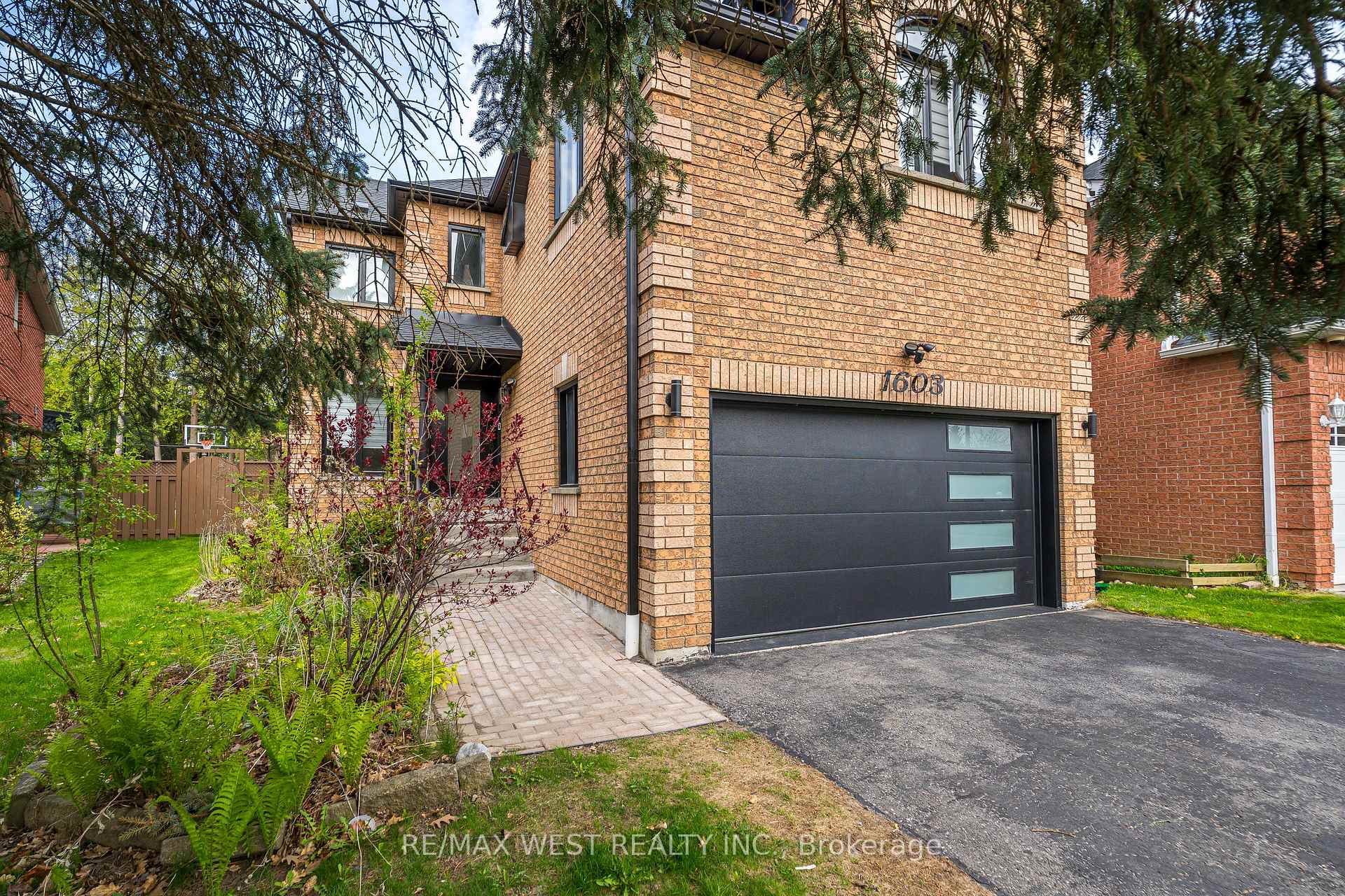 Photo 3 of 1603 Sandhurst Crescent, Pickering, Highbush — HOMEH