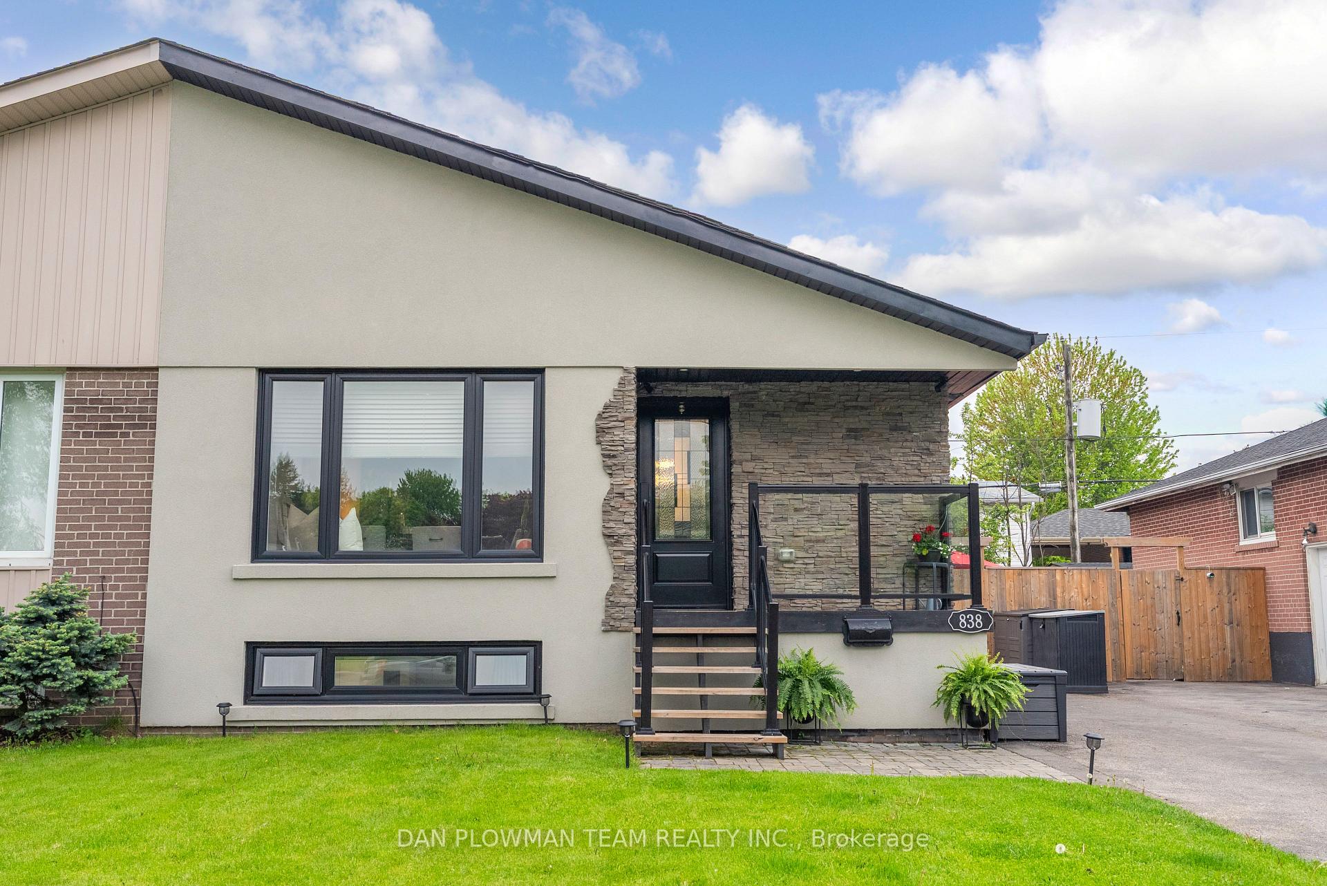 Photo 1 of 838 Krosno Boulevard, Pickering, Bay Ridges — HOMEH