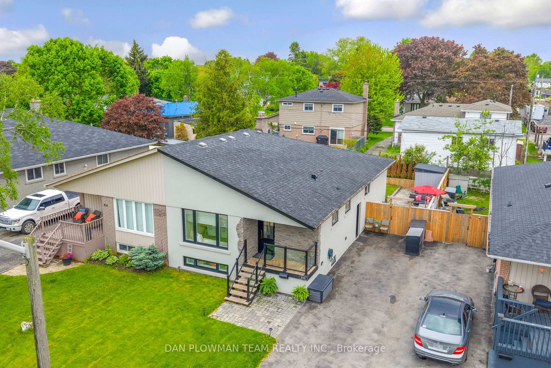 Photo 3 of 838 Krosno Boulevard, Pickering, Bay Ridges — HOMEH