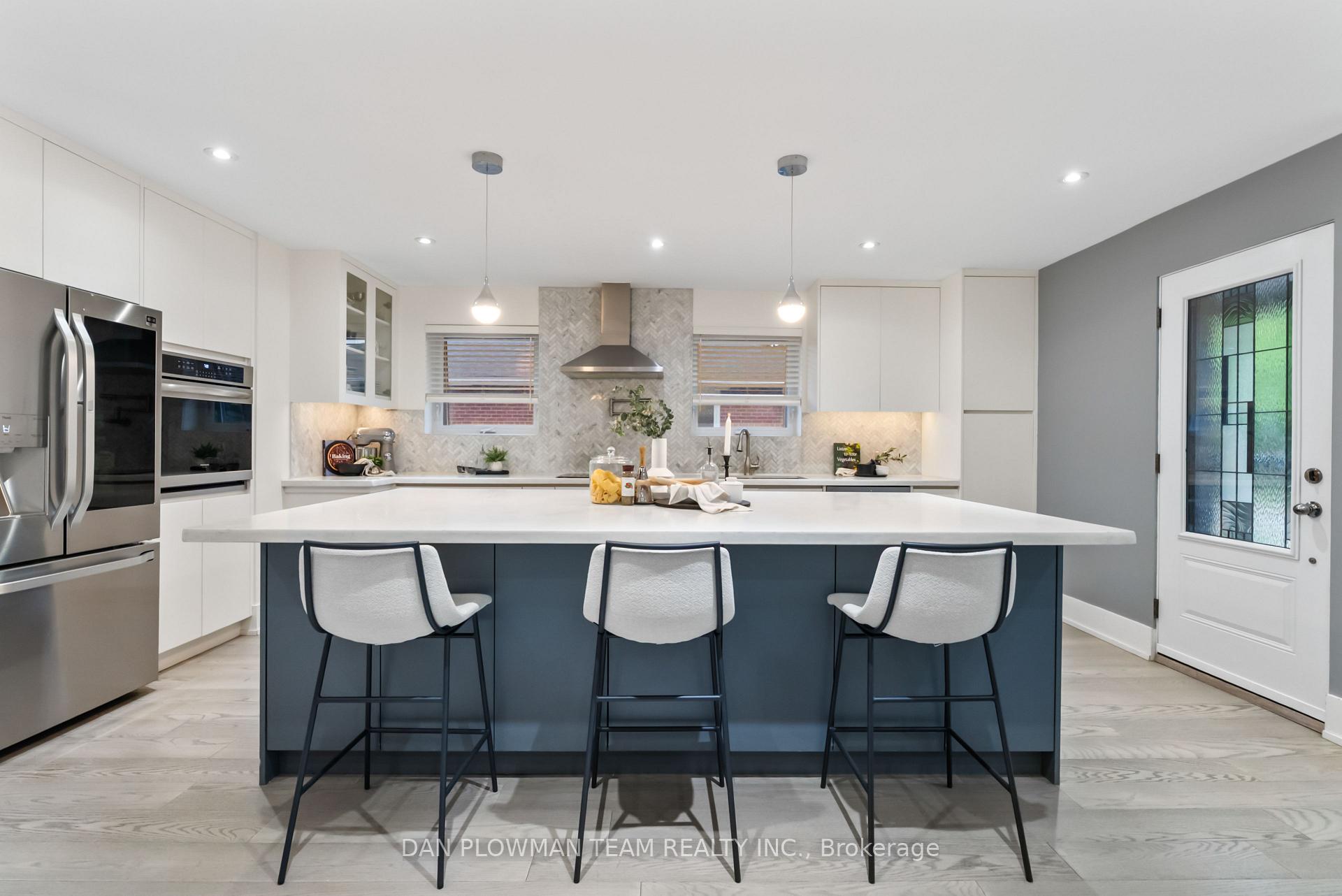 Photo 7 of 838 Krosno Boulevard, Pickering, Bay Ridges — HOMEH