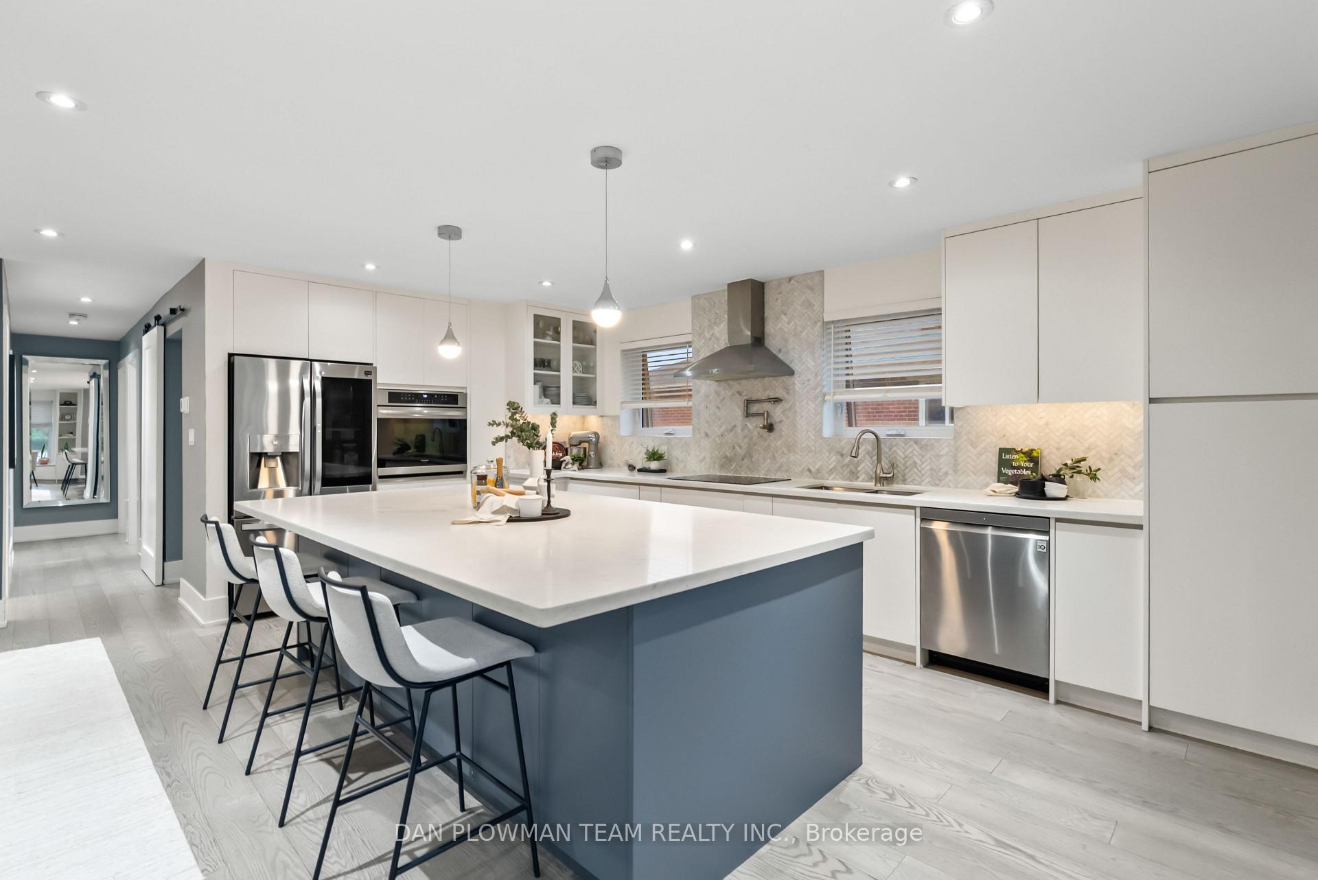 Photo 8 of 838 Krosno Boulevard, Pickering, Bay Ridges — HOMEH