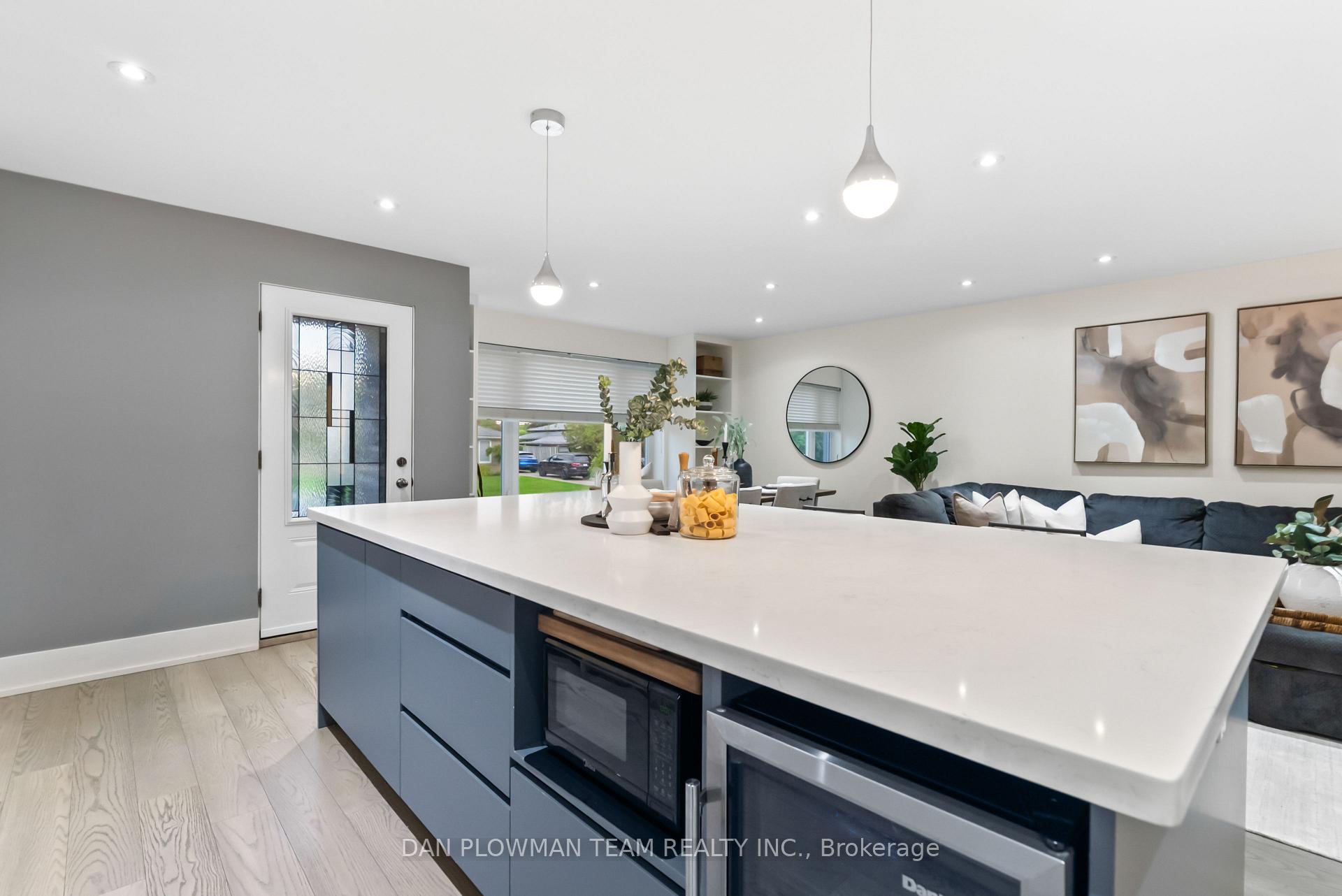 Photo 10 of 838 Krosno Boulevard, Pickering, Bay Ridges — HOMEH